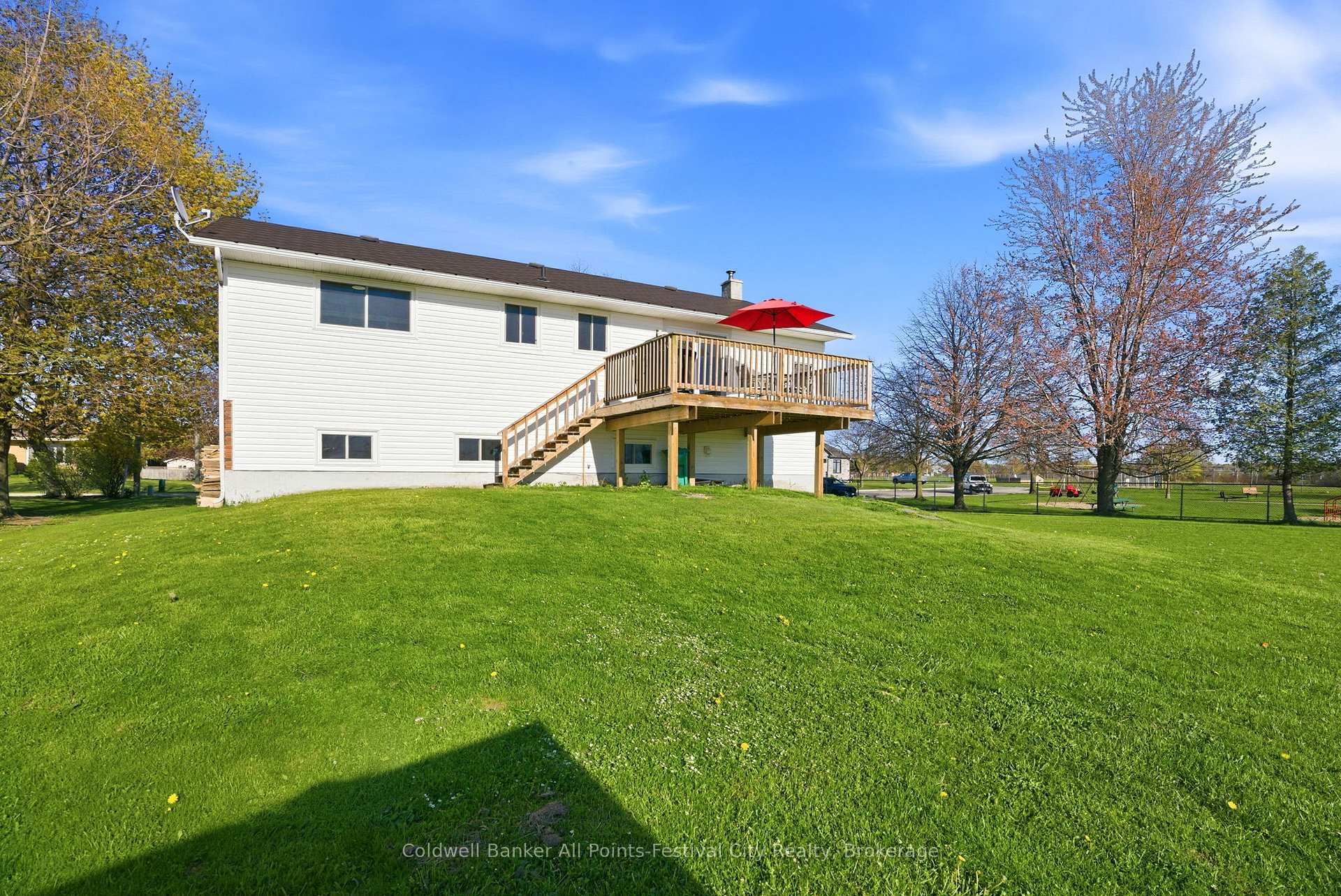 Photo 35 of 306 Lakeside Drive, Goderich, Goderich (Town) — HOMEH