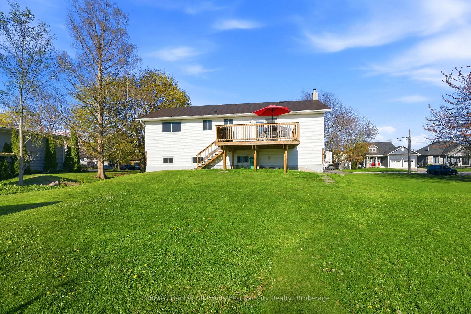 Photo 36 of 306 Lakeside Drive, Goderich, Goderich (Town) — HOMEH