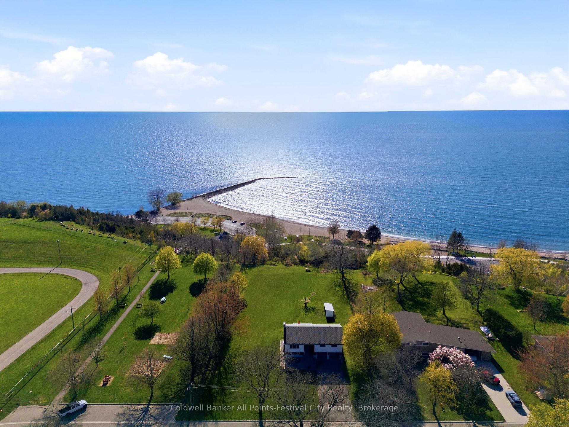 Photo 38 of 306 Lakeside Drive, Goderich, Goderich (Town) — HOMEH