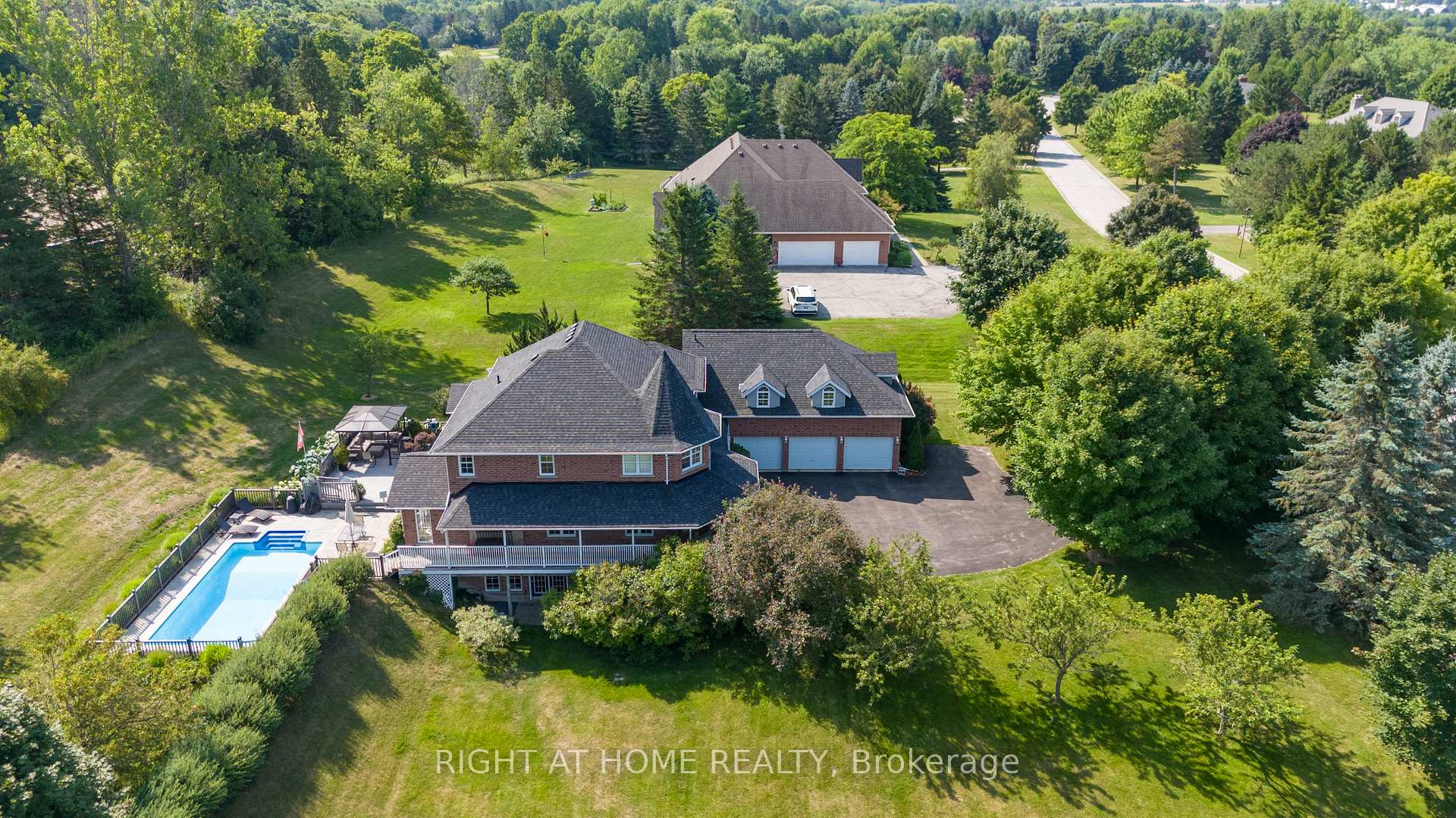 Photo 2 of 11 Trainor Court, King, Rural King — HOMEH