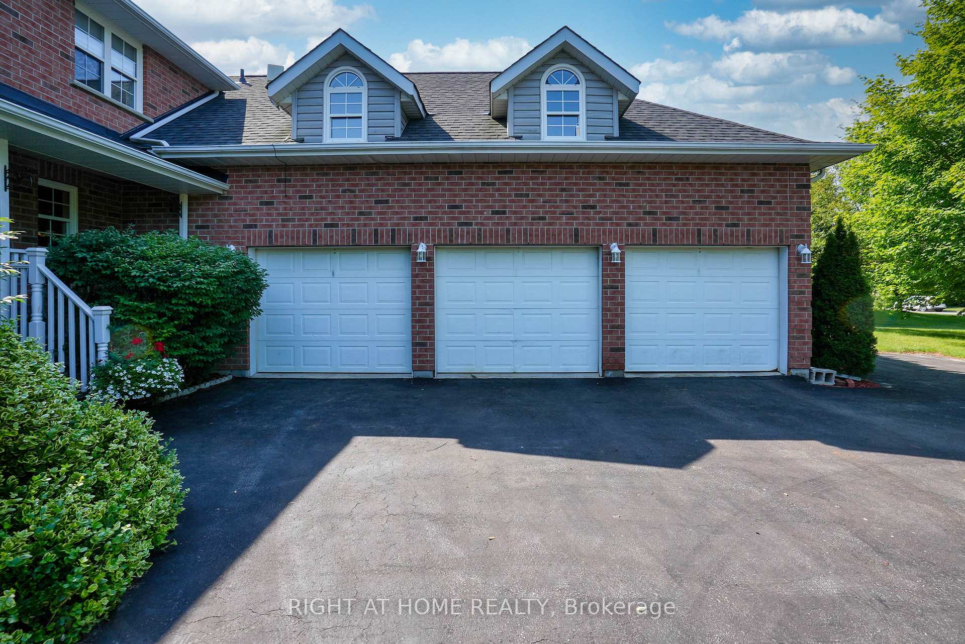 Photo 5 of 11 Trainor Court, King, Rural King — HOMEH