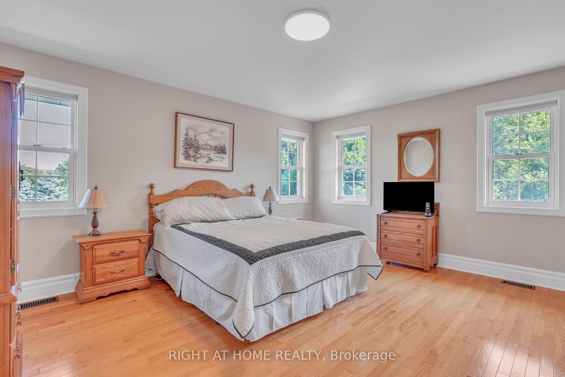 Photo 16 of 11 Trainor Court, King, Rural King — HOMEH