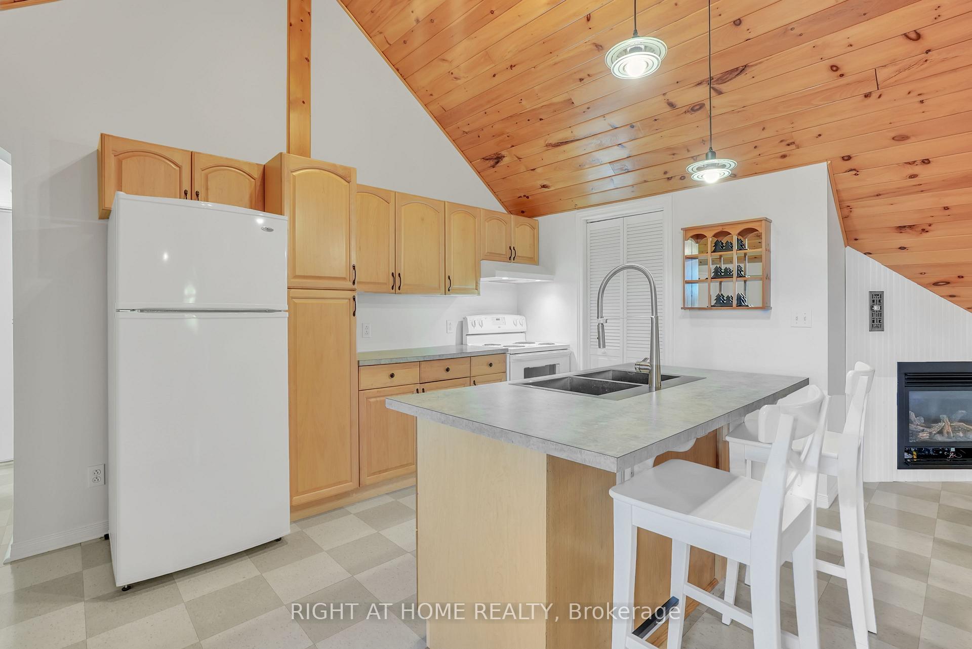 Photo 24 of 11 Trainor Court, King, Rural King — HOMEH