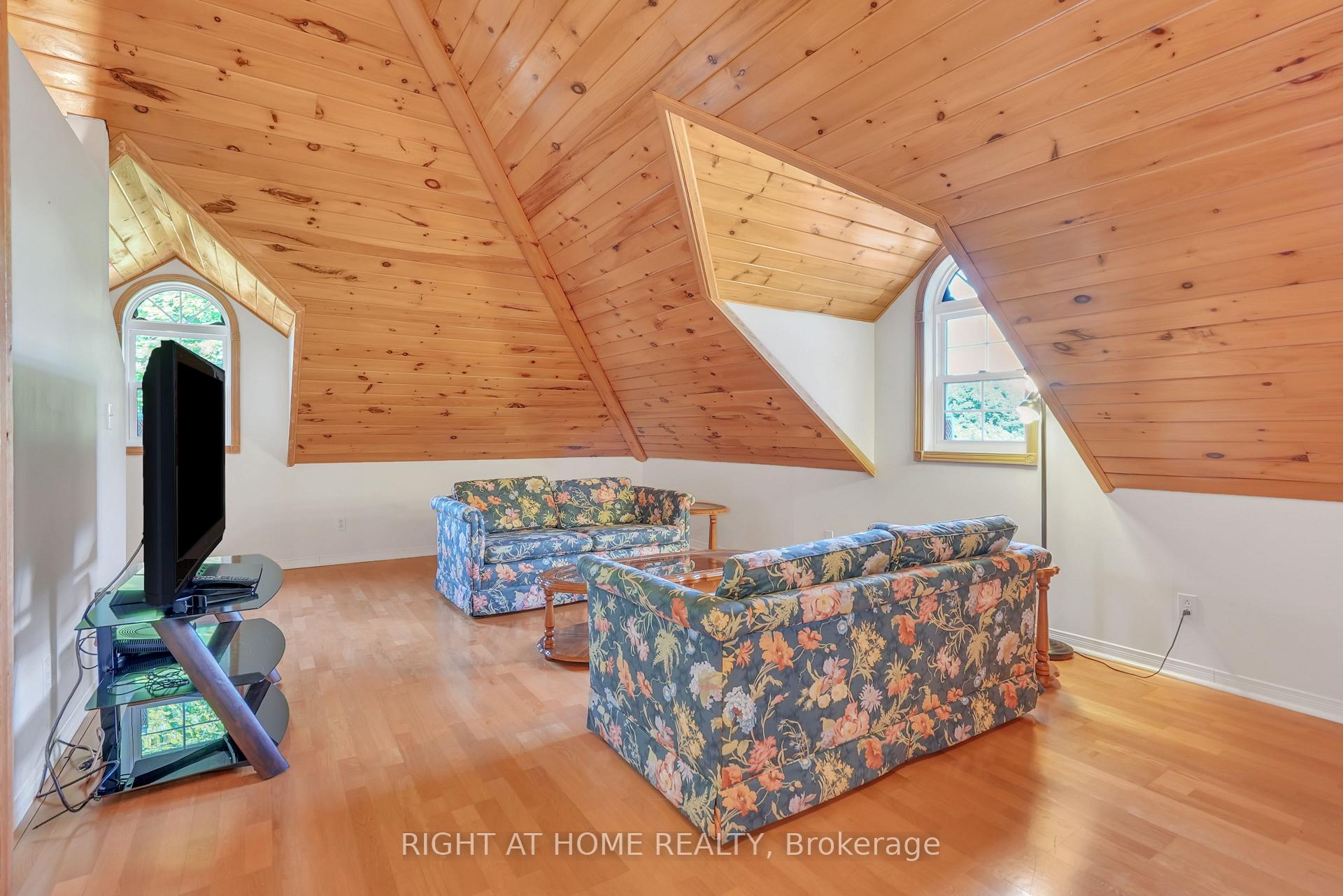 Photo 26 of 11 Trainor Court, King, Rural King — HOMEH