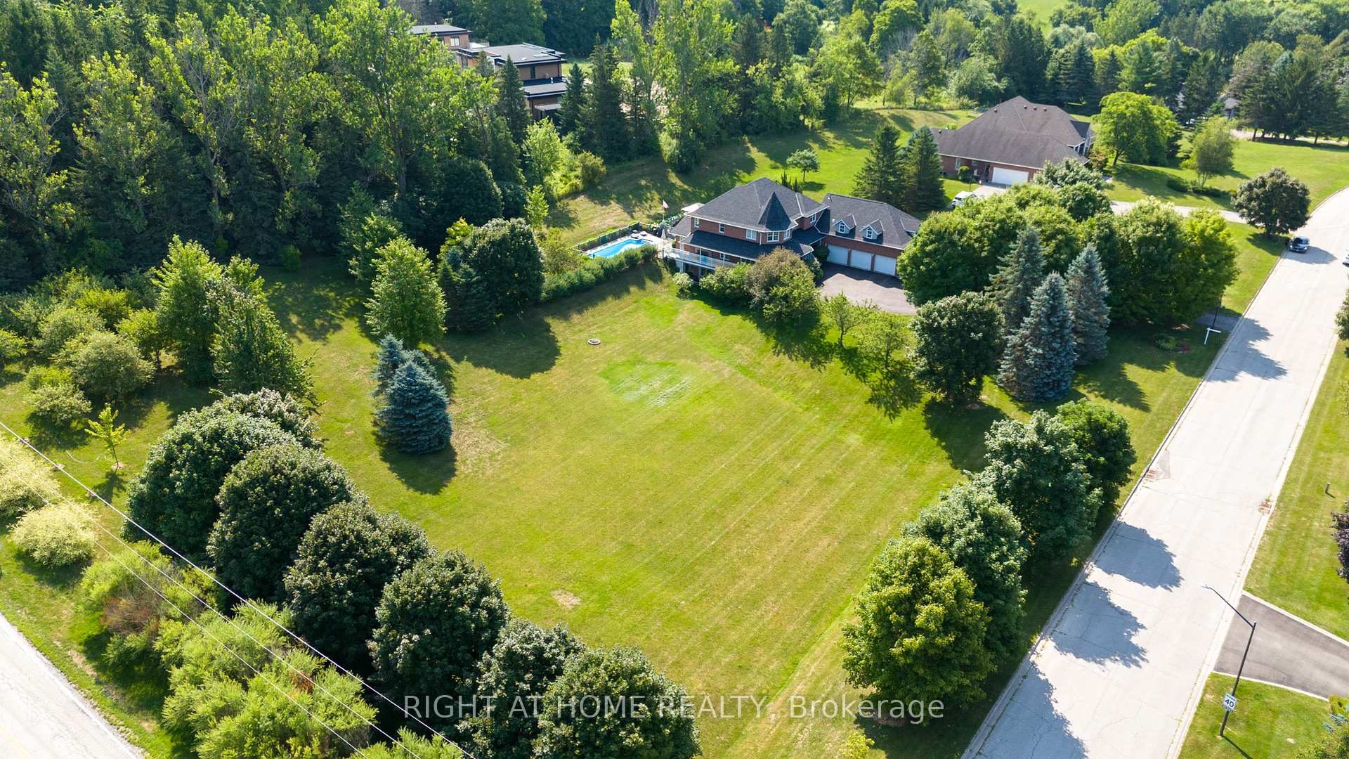 Photo 4 of 11 Trainor Court, King, Rural King — HOMEH