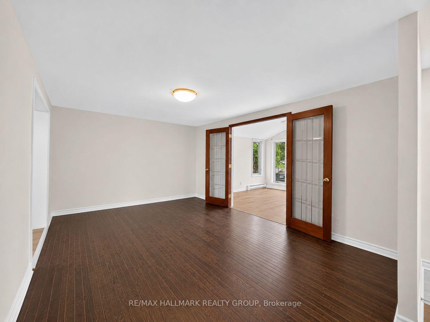 Photo 6 of 295 Amiens Street, Ottawa, Bilberry Creek/Queenswood Heights — HOMEH