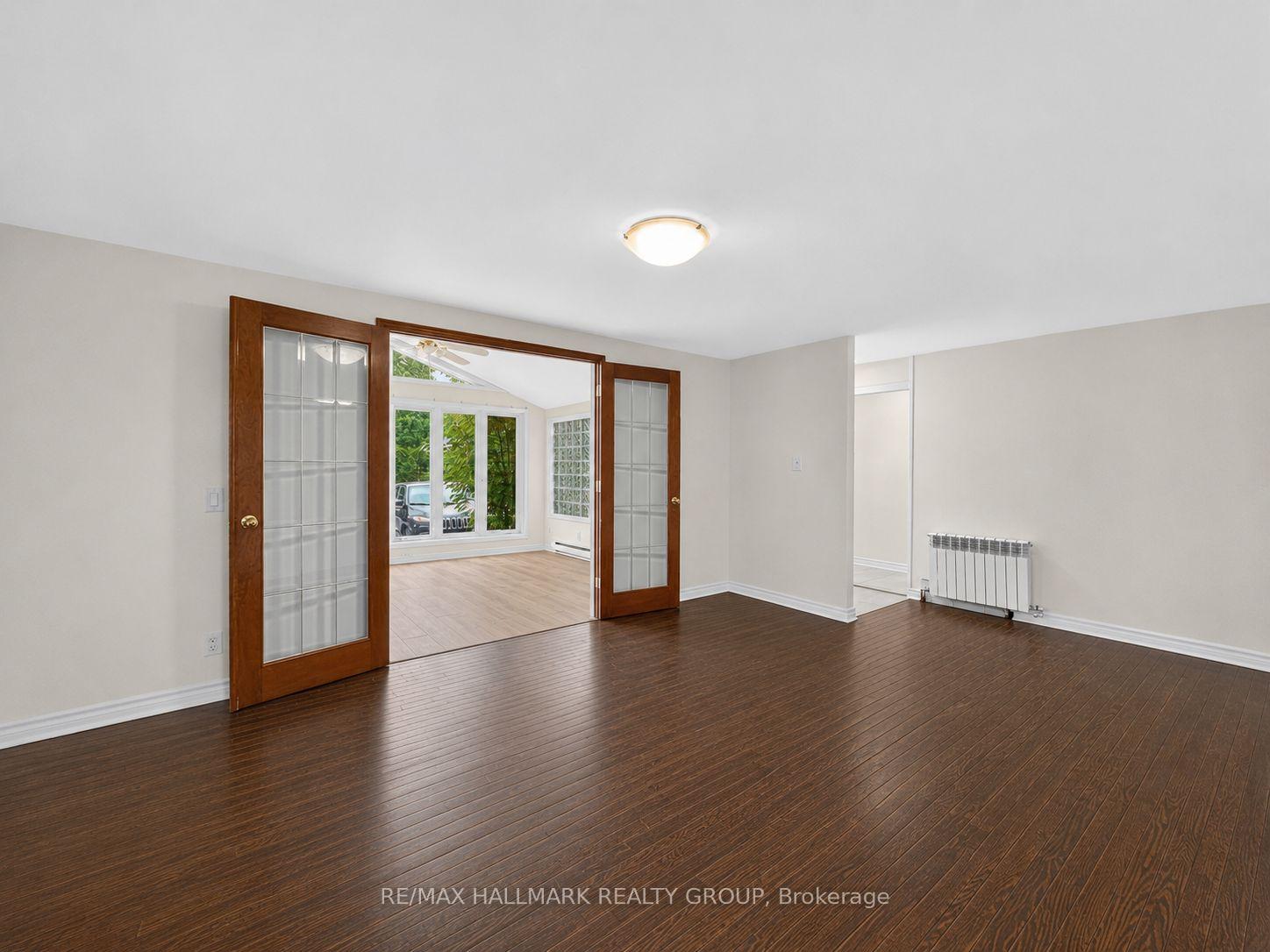 Photo 7 of 295 Amiens Street, Ottawa, Bilberry Creek/Queenswood Heights — HOMEH