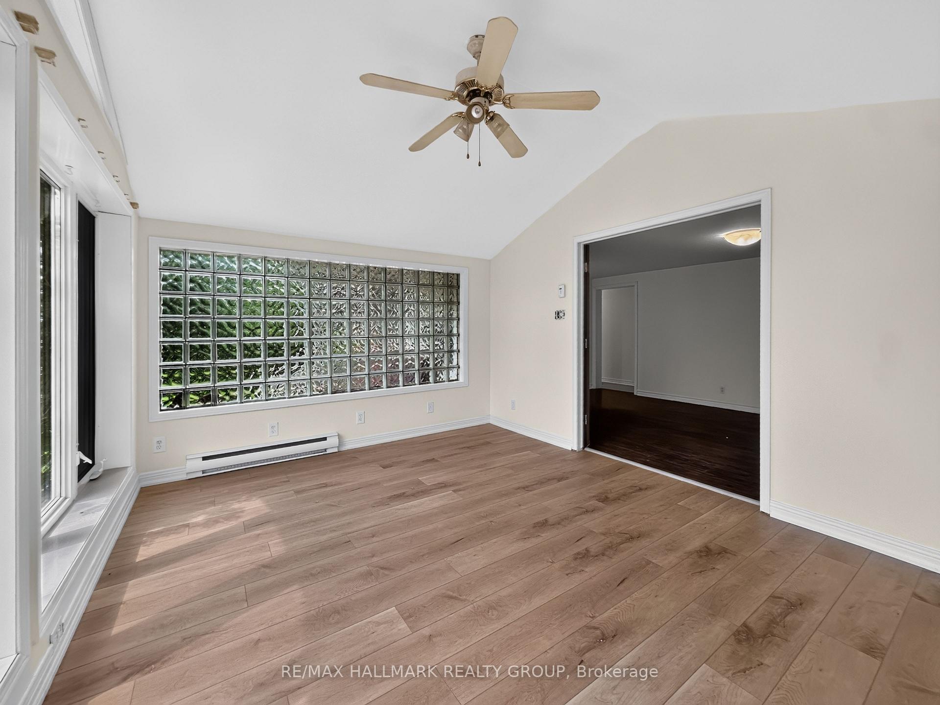 Photo 11 of 295 Amiens Street, Ottawa, Bilberry Creek/Queenswood Heights — HOMEH