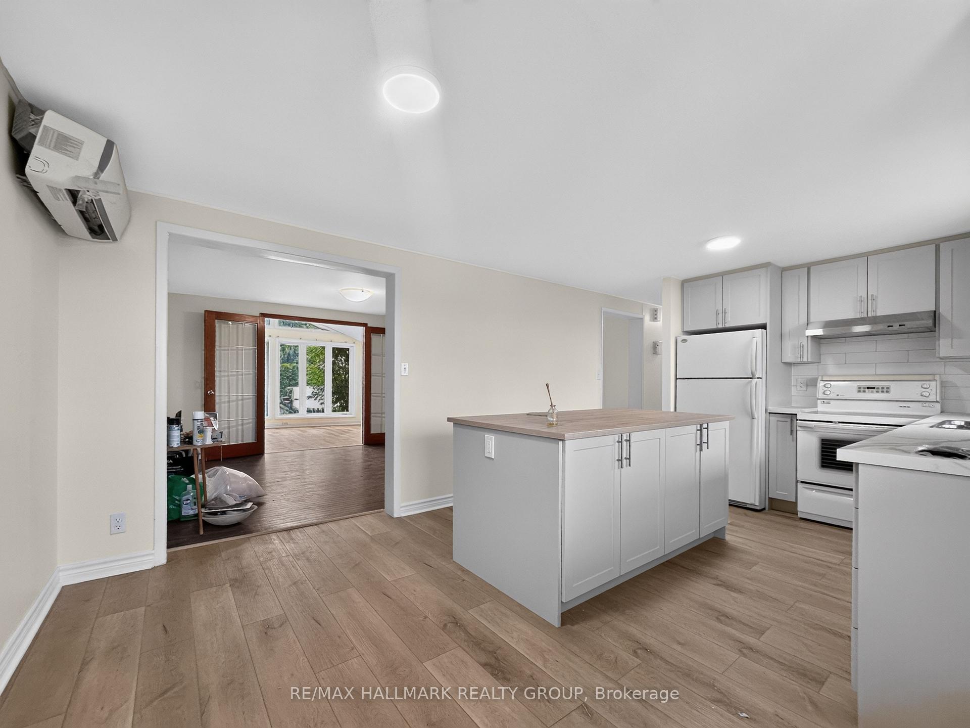 Photo 14 of 295 Amiens Street, Ottawa, Bilberry Creek/Queenswood Heights — HOMEH