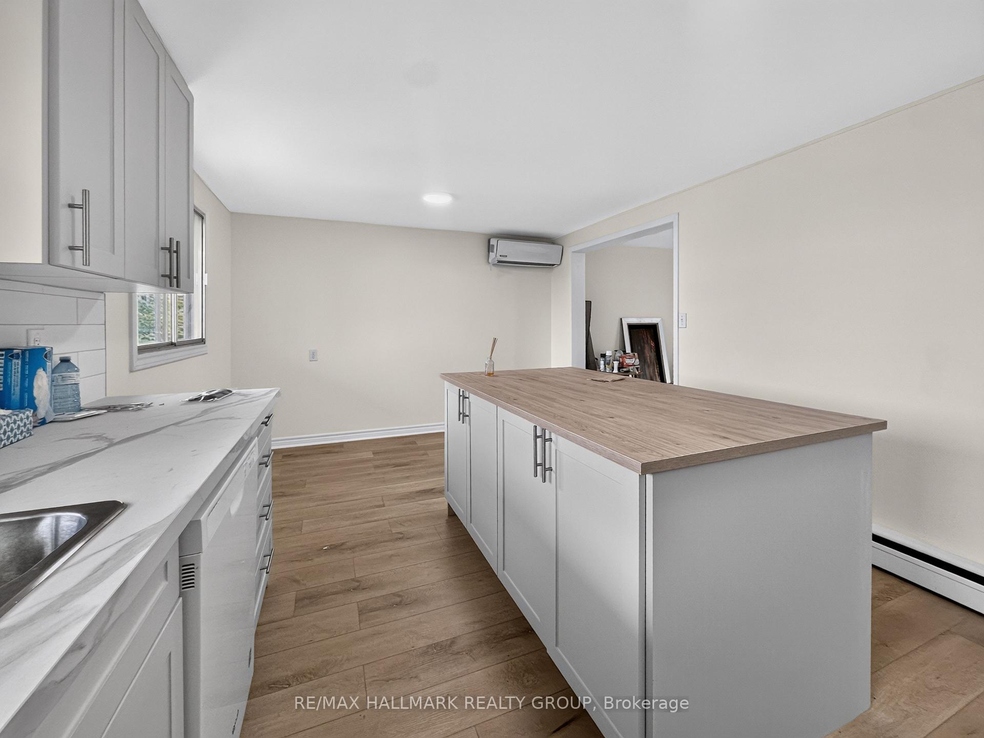 Photo 18 of 295 Amiens Street, Ottawa, Bilberry Creek/Queenswood Heights — HOMEH