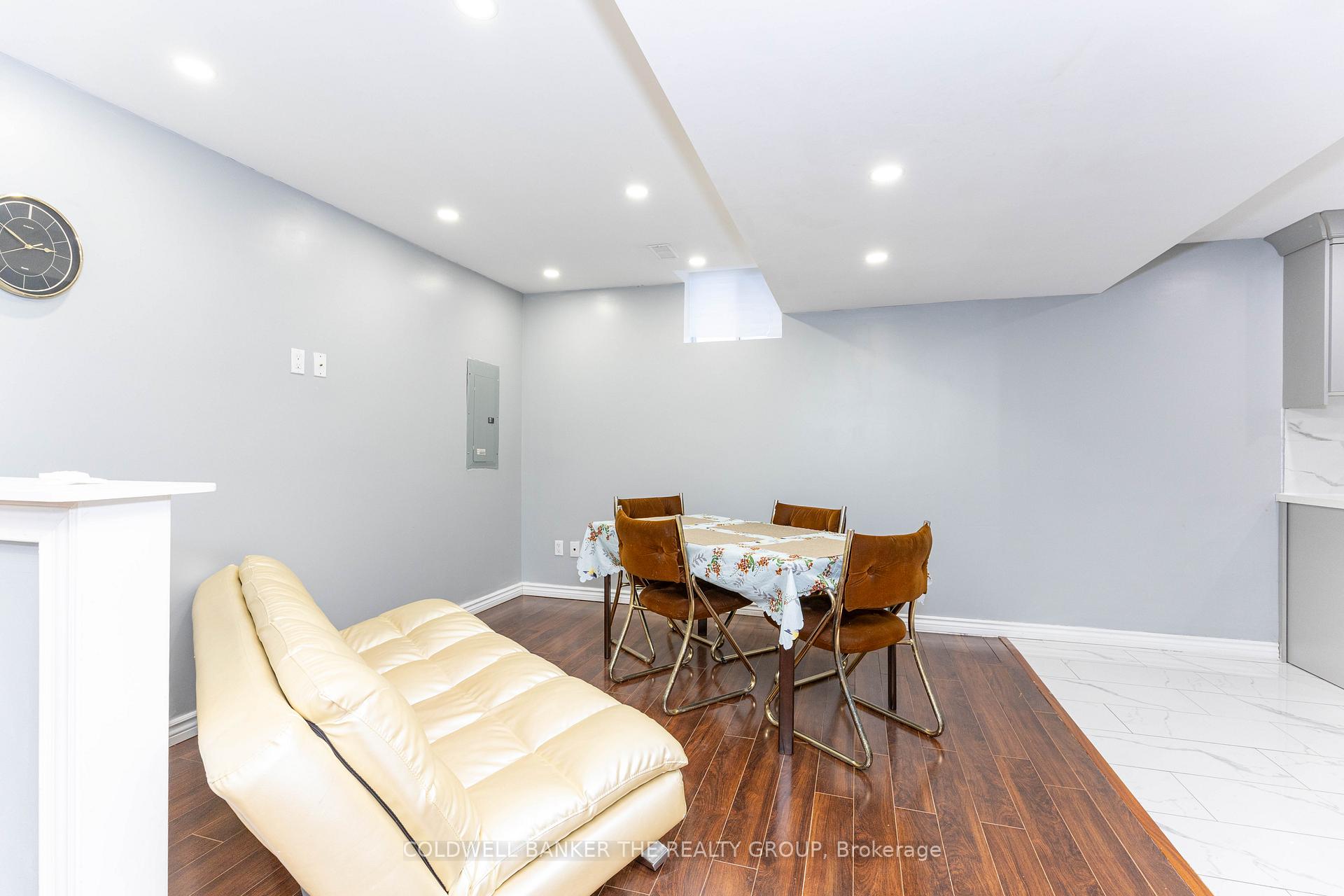 Photo 39 of 14 Bramtrail Gate, Brampton, Northwest Sandalwood Parkway — HOMEH
