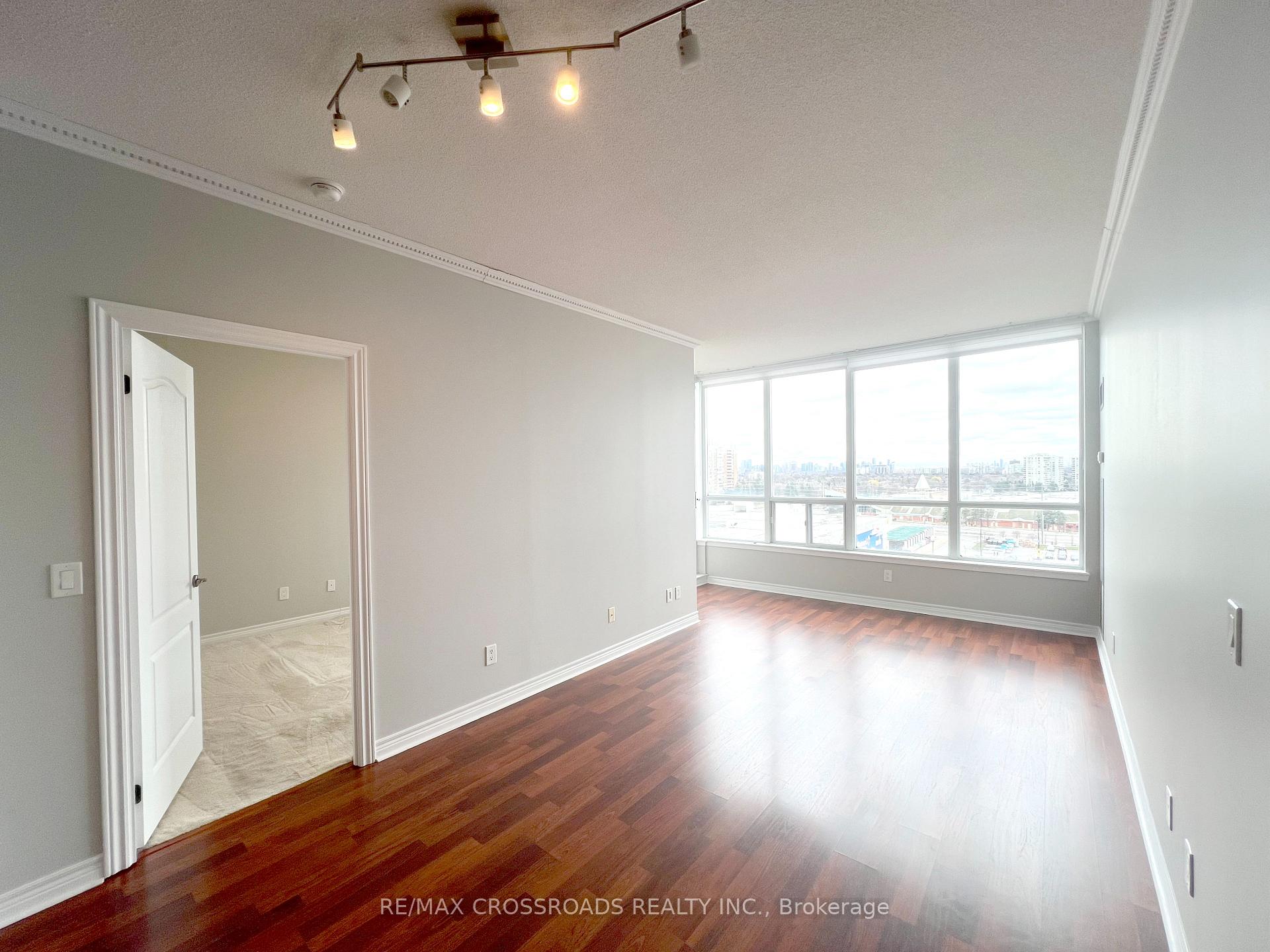 Photo 3 of Unit 1004, 15 North Park Road, Vaughan, Beverley Glen — HOMEH