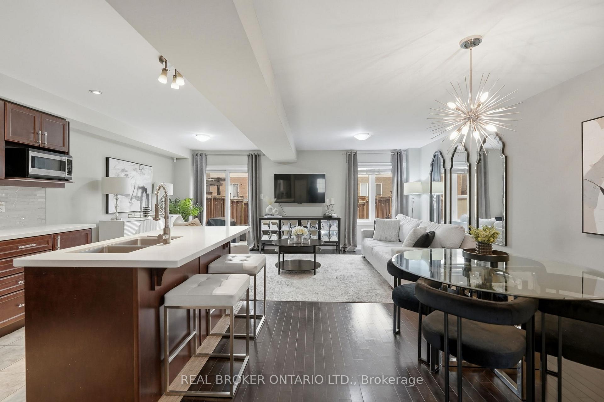 Photo 10 of 29 Waterbridge Street, Hamilton, Stoney Creek Mountain — HOMEH