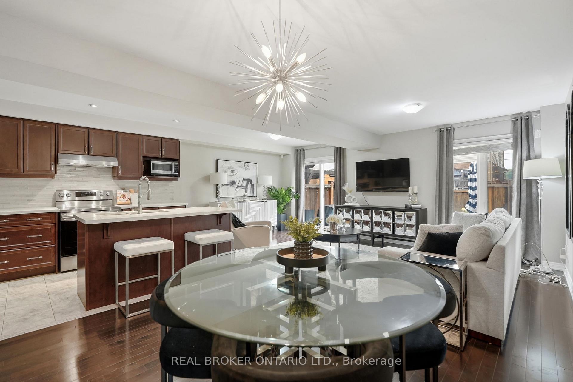 Photo 12 of 29 Waterbridge Street, Hamilton, Stoney Creek Mountain — HOMEH