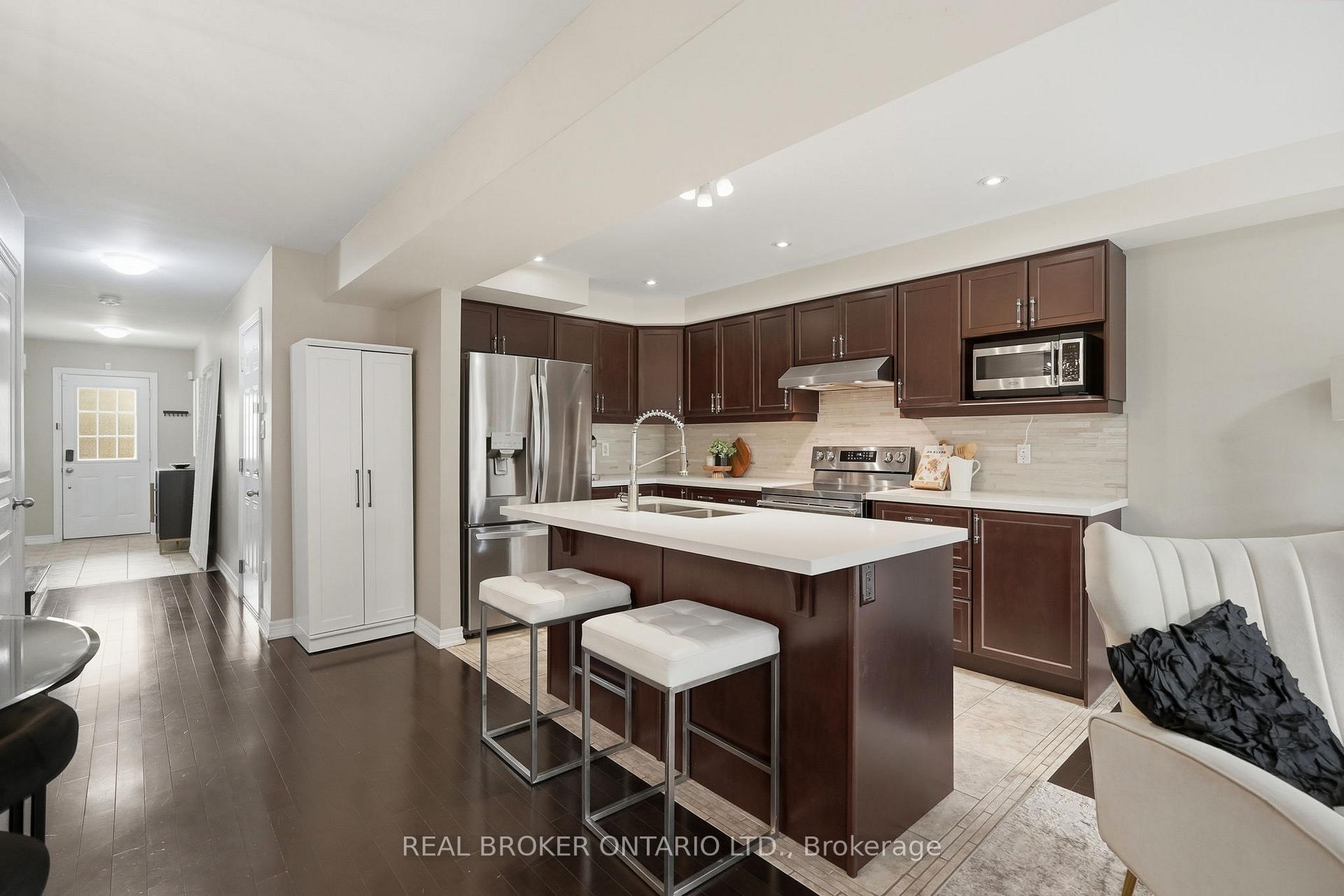 Photo 15 of 29 Waterbridge Street, Hamilton, Stoney Creek Mountain — HOMEH