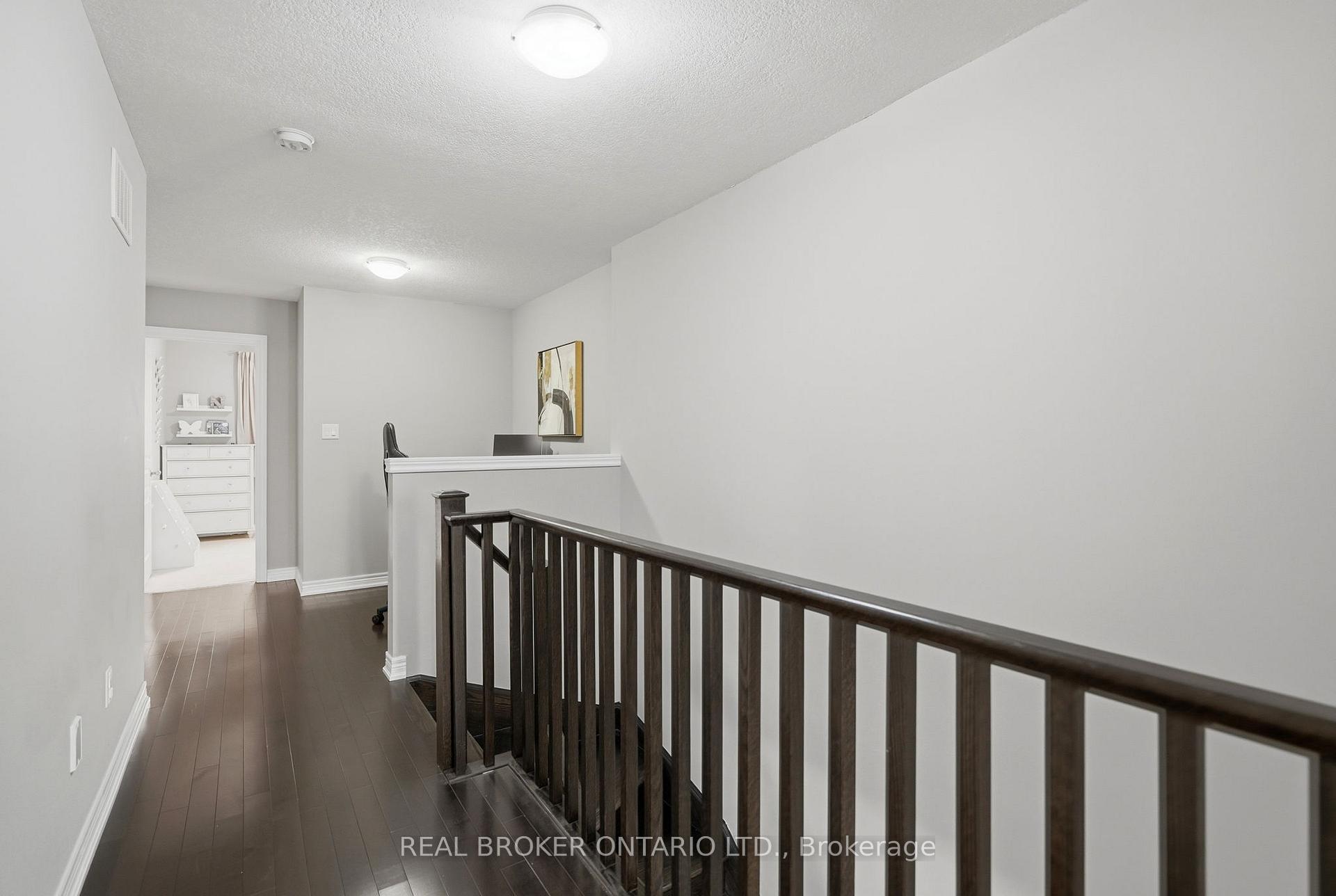 Photo 21 of 29 Waterbridge Street, Hamilton, Stoney Creek Mountain — HOMEH