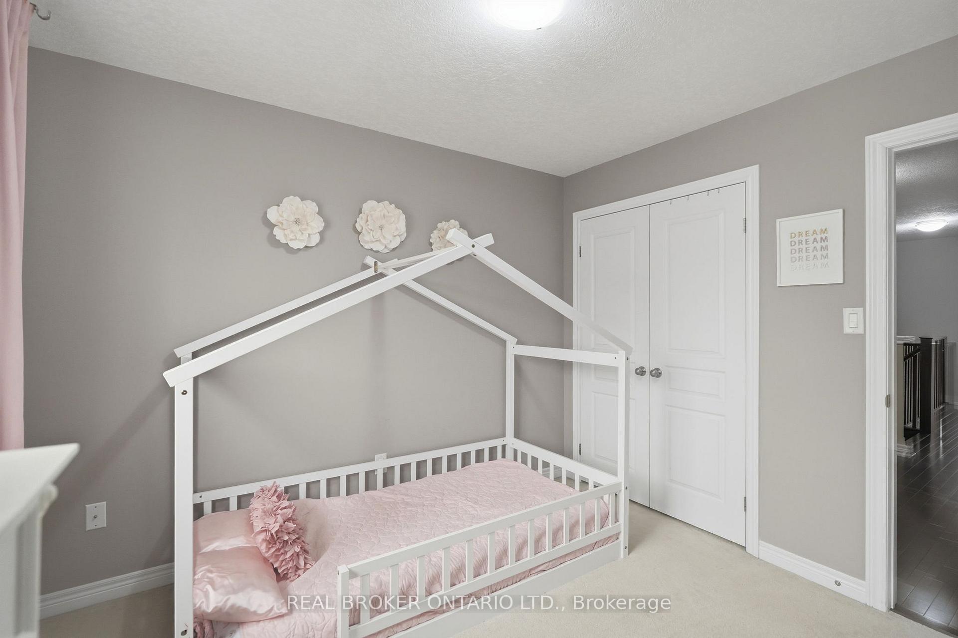 Photo 25 of 29 Waterbridge Street, Hamilton, Stoney Creek Mountain — HOMEH