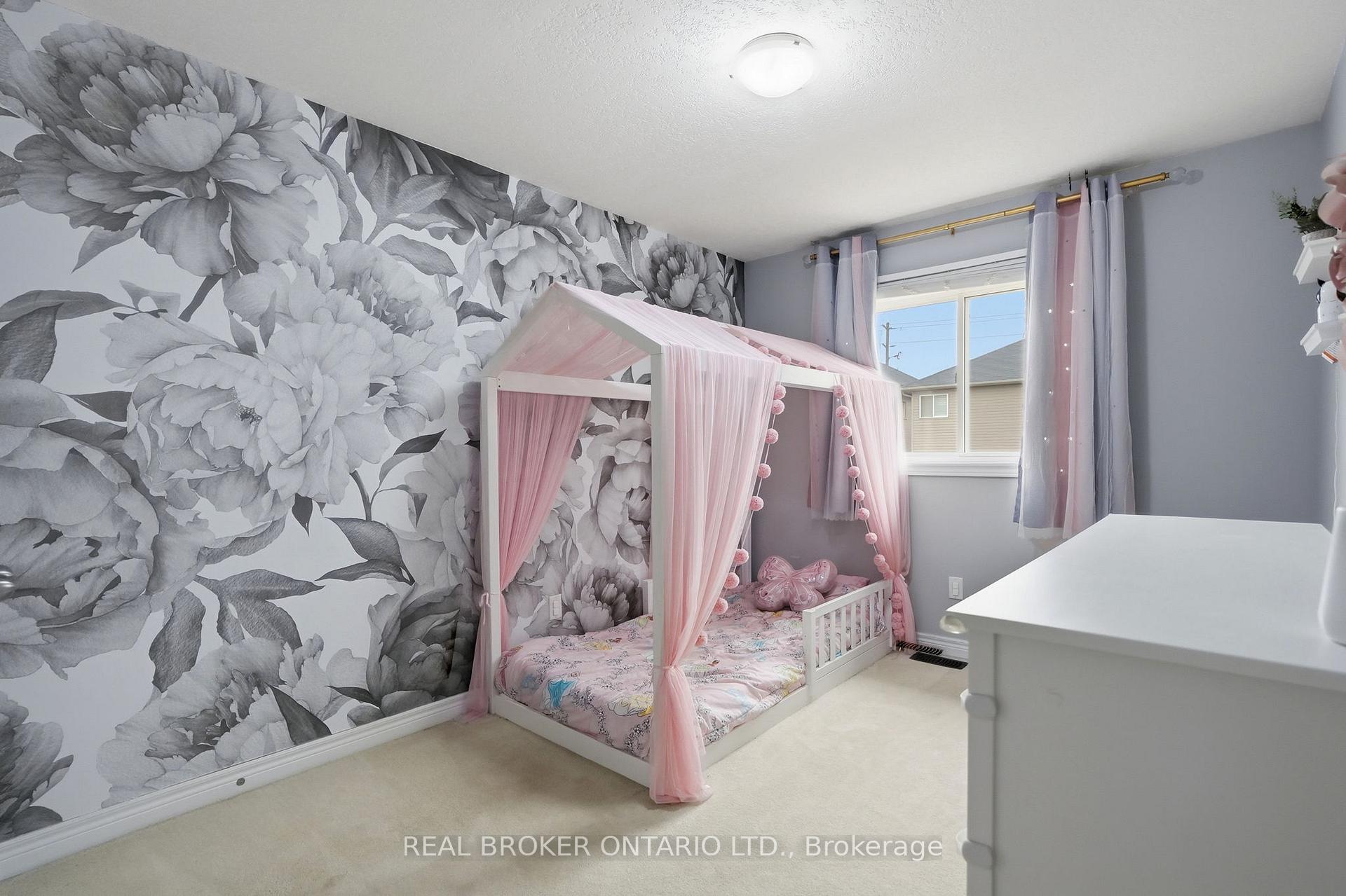 Photo 27 of 29 Waterbridge Street, Hamilton, Stoney Creek Mountain — HOMEH