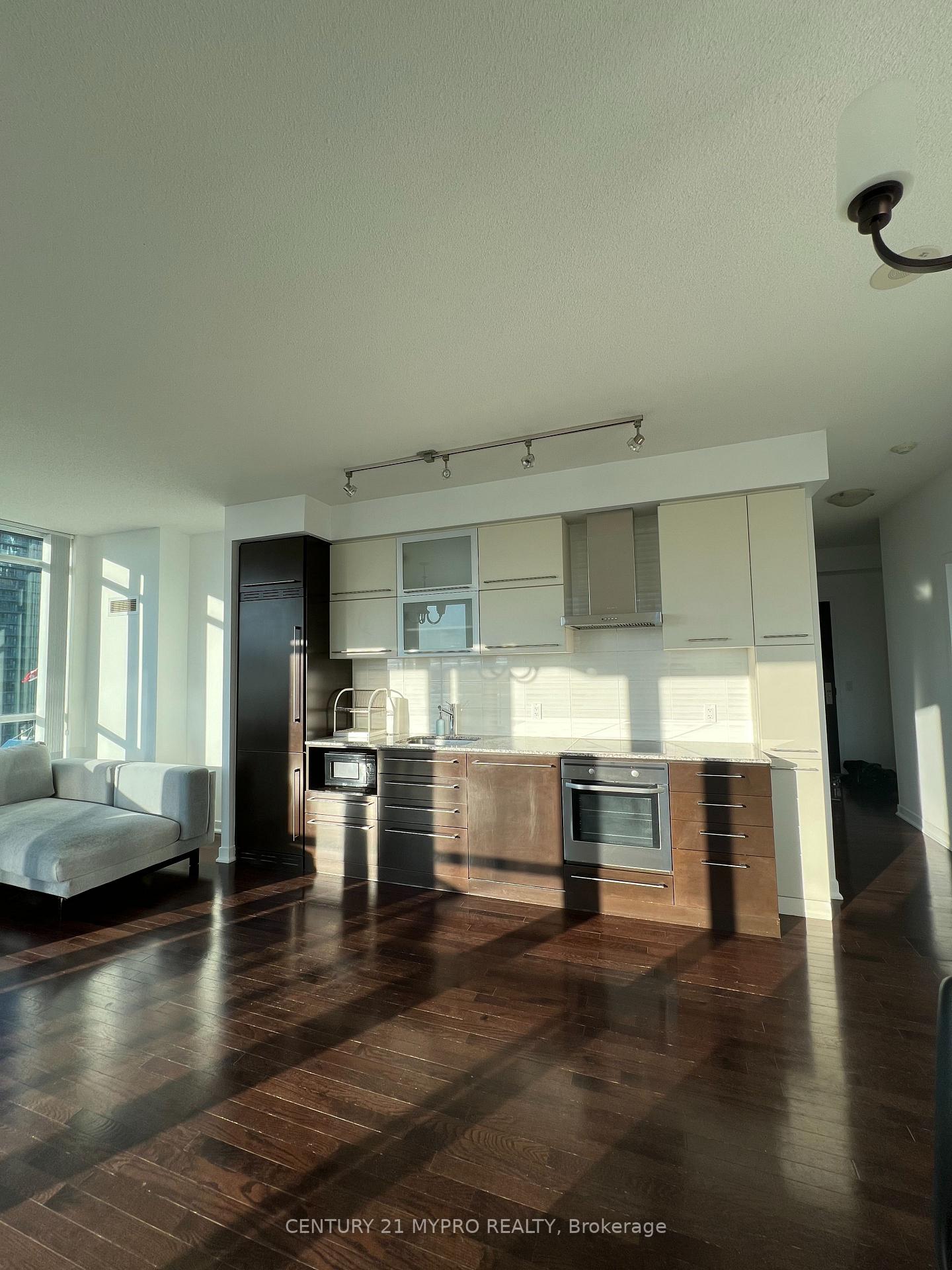 Photo 3 of Unit 2401, 770 Bay Street, Toronto, Bay Street Corridor — HOMEH