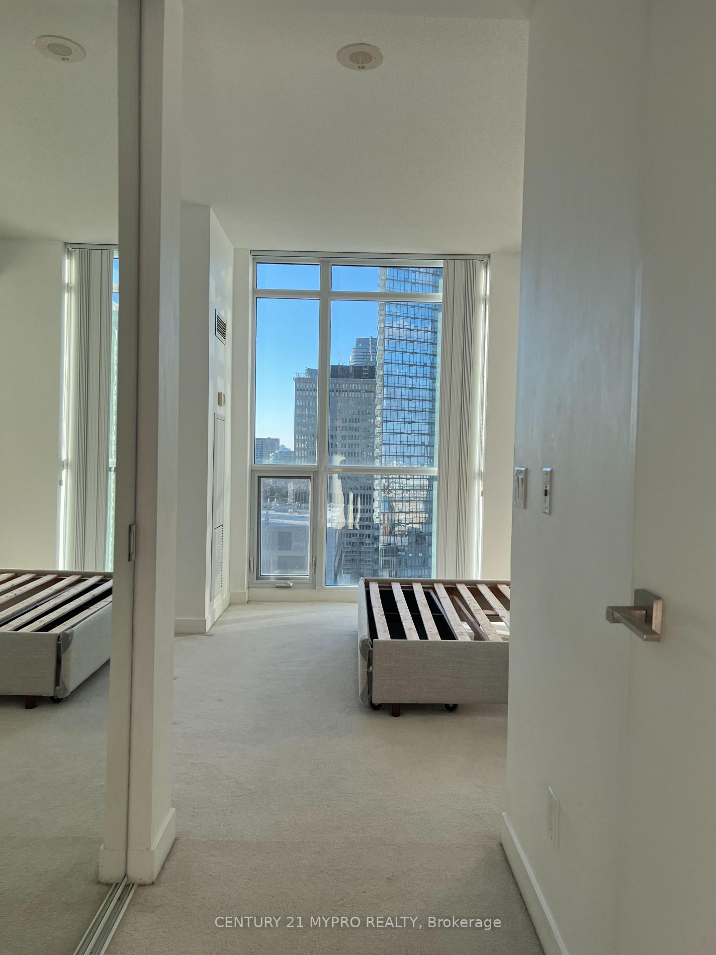 Photo 9 of Unit 2401, 770 Bay Street, Toronto, Bay Street Corridor — HOMEH