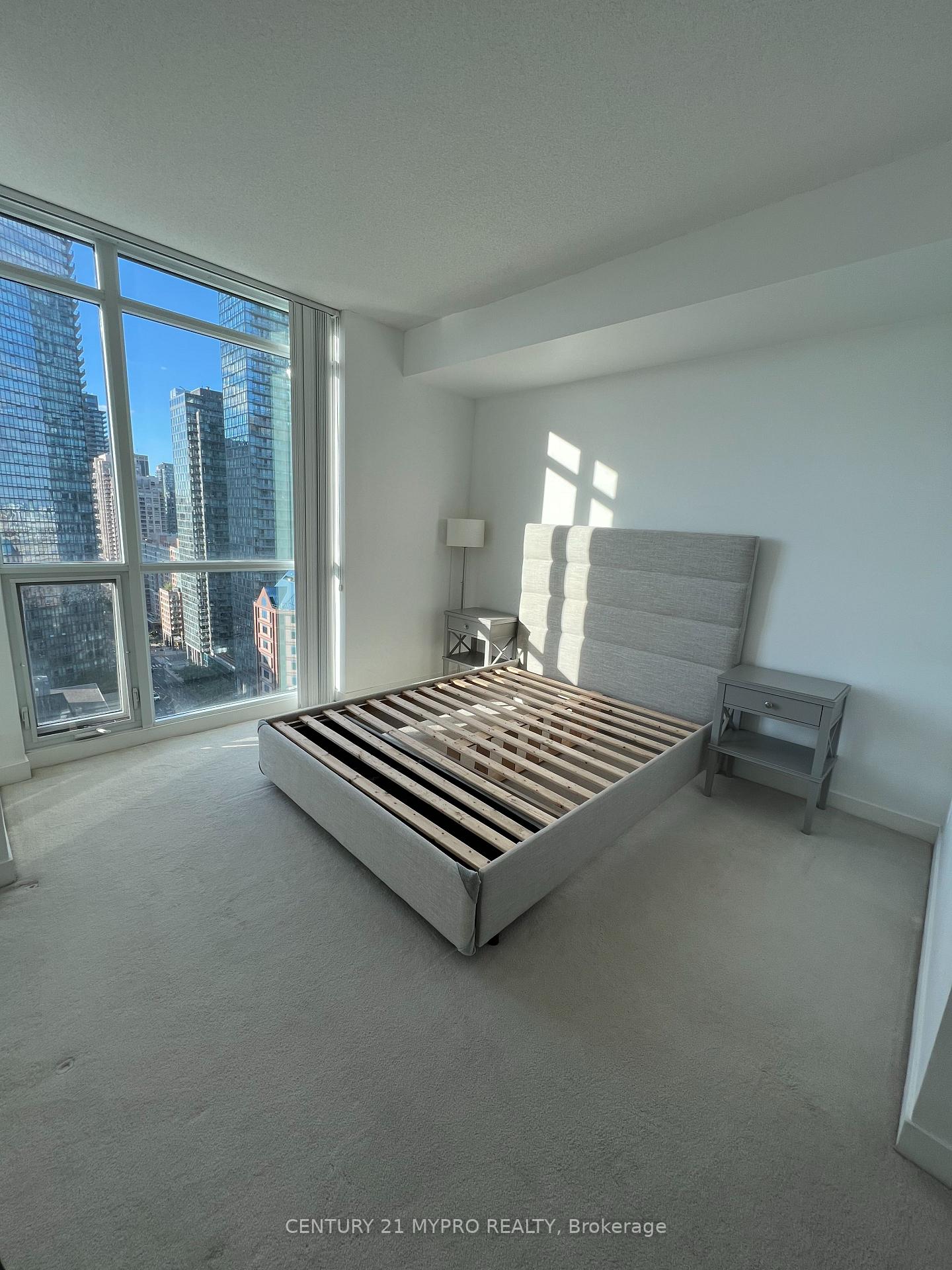 Photo 10 of Unit 2401, 770 Bay Street, Toronto, Bay Street Corridor — HOMEH
