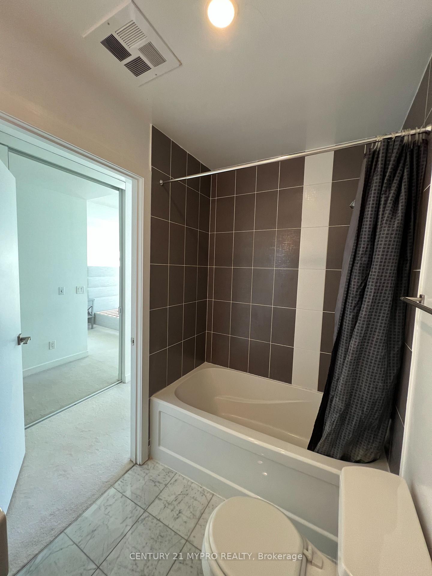 Photo 14 of Unit 2401, 770 Bay Street, Toronto, Bay Street Corridor — HOMEH