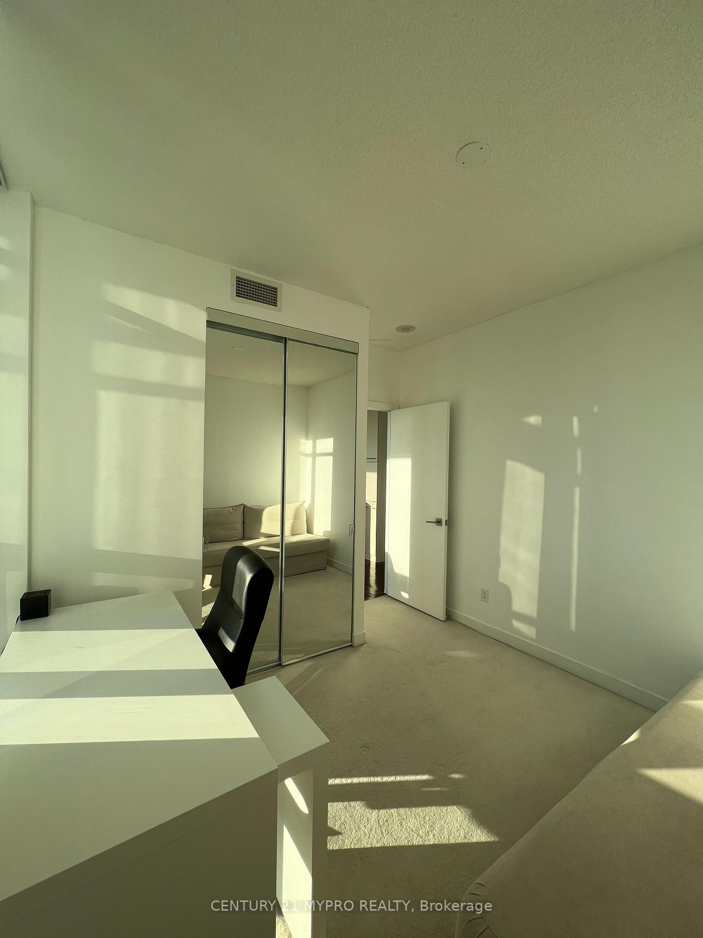 Photo 17 of Unit 2401, 770 Bay Street, Toronto, Bay Street Corridor — HOMEH