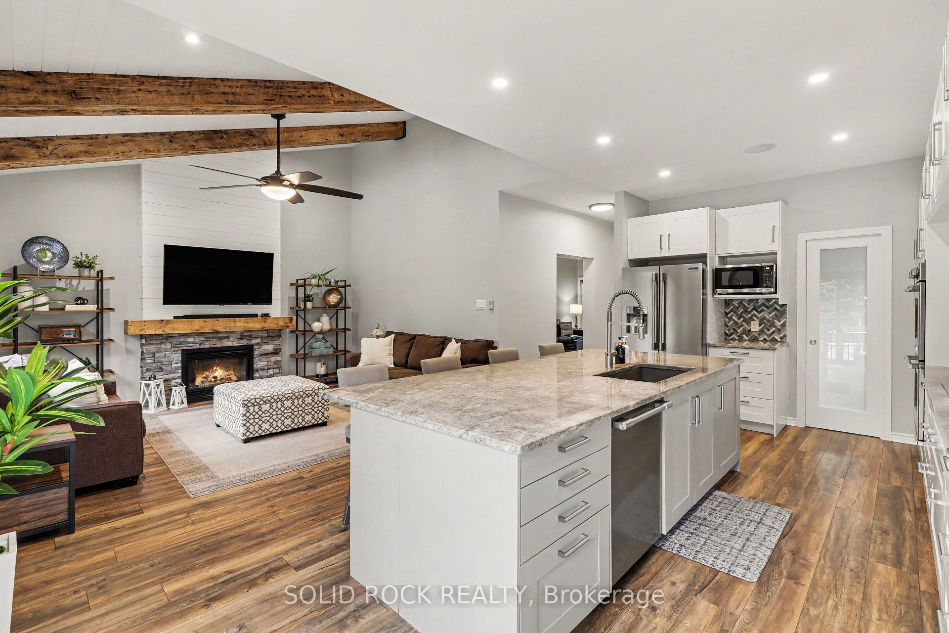 Photo 8 of 939 Como Crescent, Ottawa, Fallingbrook/Pineridge — HOMEH