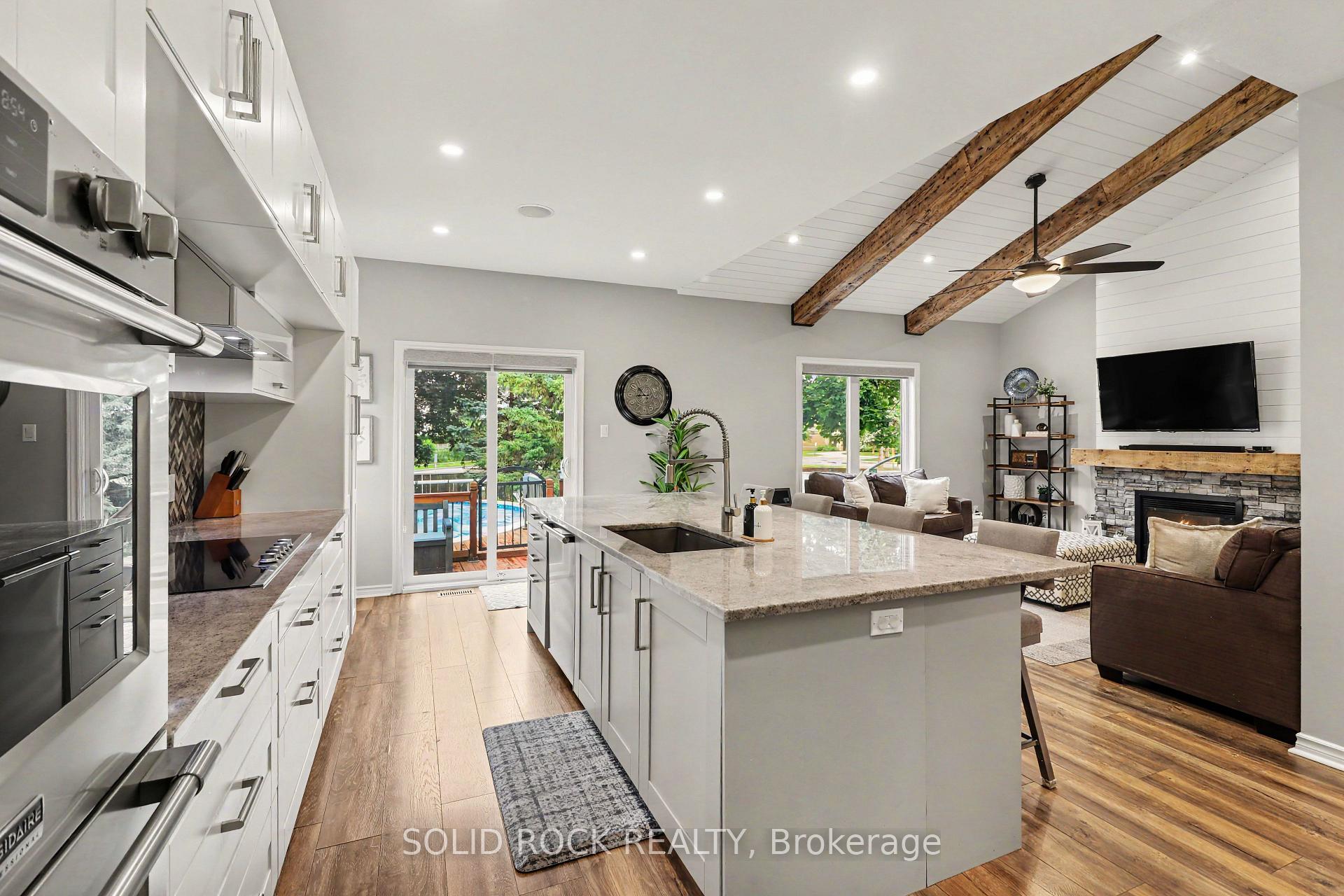 Photo 9 of 939 Como Crescent, Ottawa, Fallingbrook/Pineridge — HOMEH
