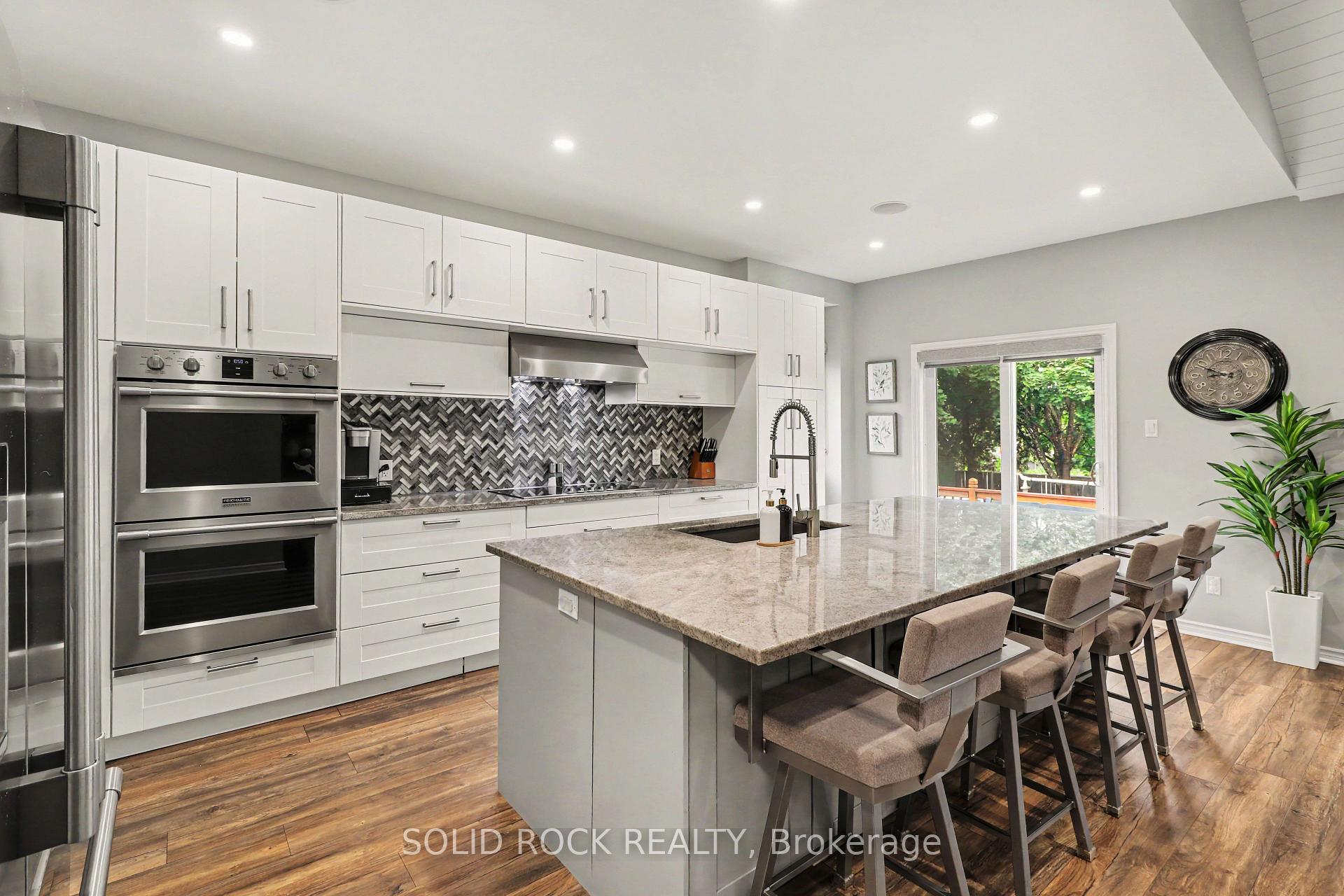 Photo 10 of 939 Como Crescent, Ottawa, Fallingbrook/Pineridge — HOMEH