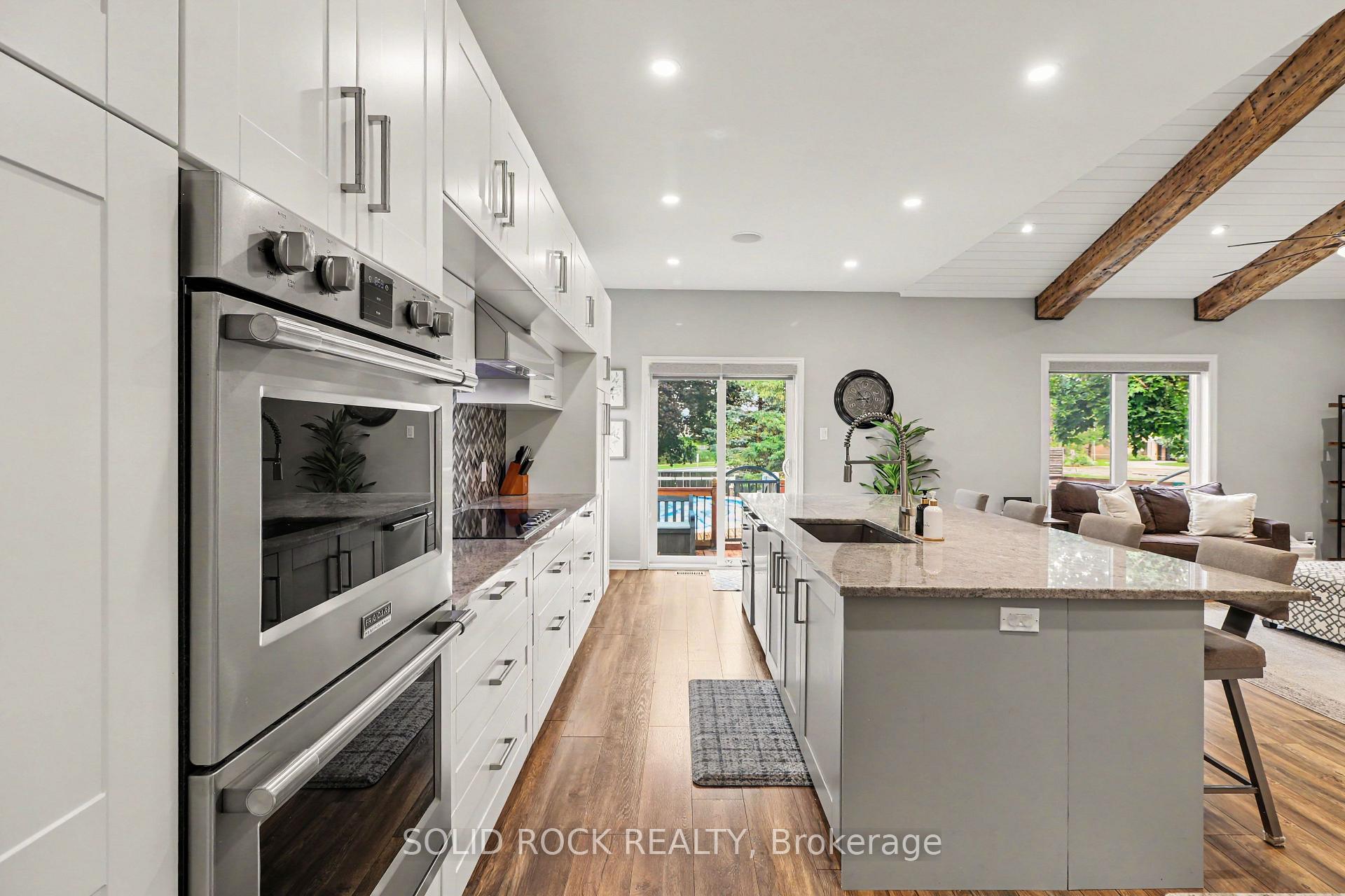 Photo 11 of 939 Como Crescent, Ottawa, Fallingbrook/Pineridge — HOMEH