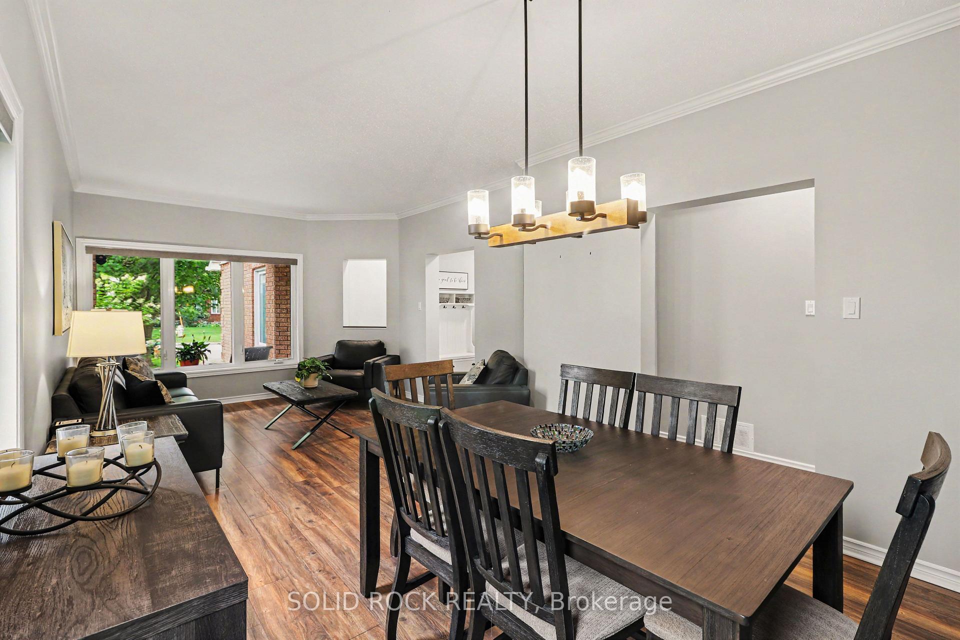 Photo 17 of 939 Como Crescent, Ottawa, Fallingbrook/Pineridge — HOMEH