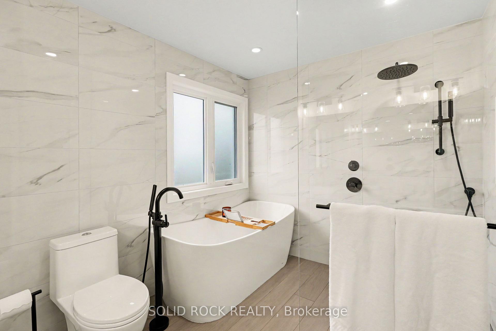 Photo 24 of 939 Como Crescent, Ottawa, Fallingbrook/Pineridge — HOMEH