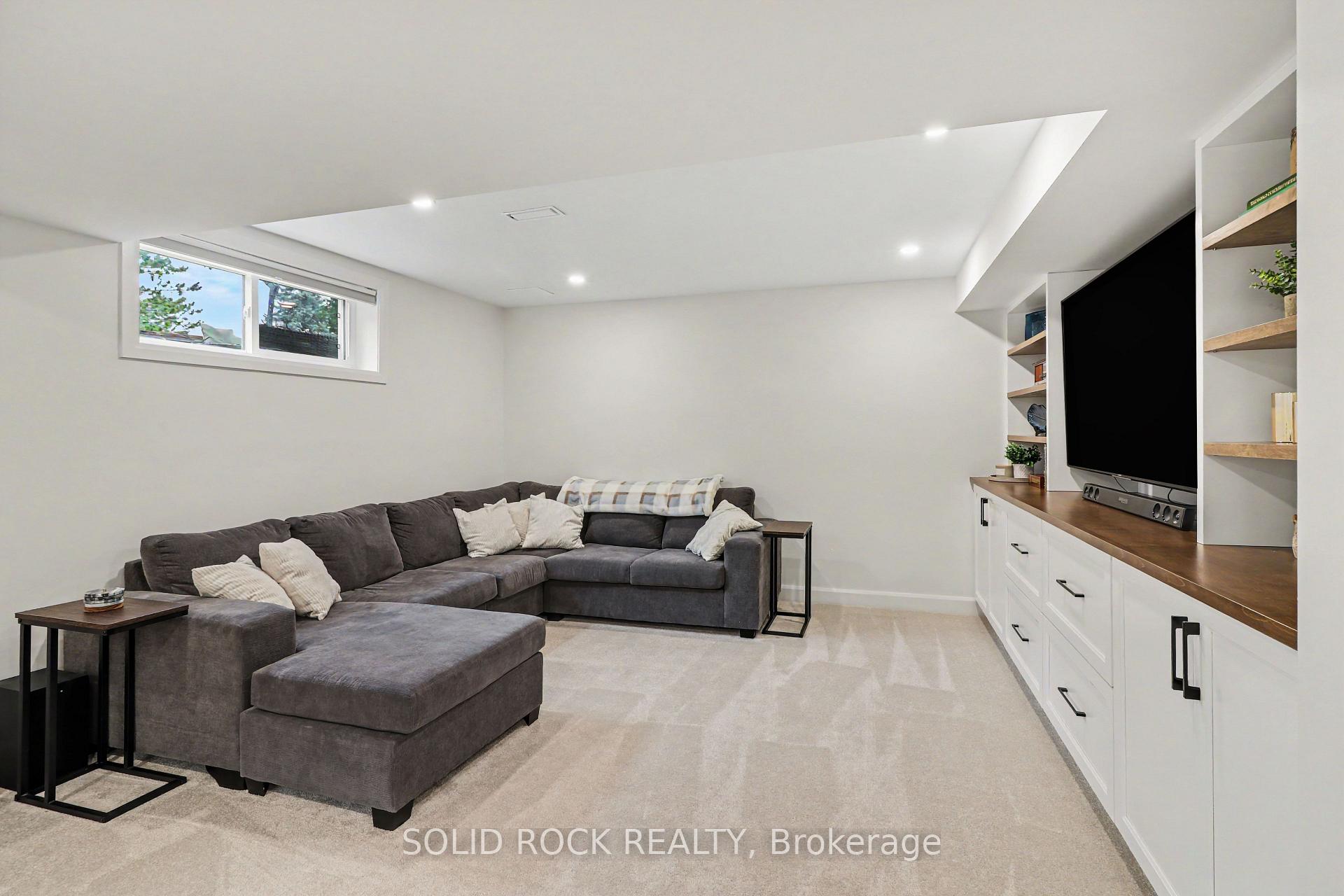 Photo 37 of 939 Como Crescent, Ottawa, Fallingbrook/Pineridge — HOMEH