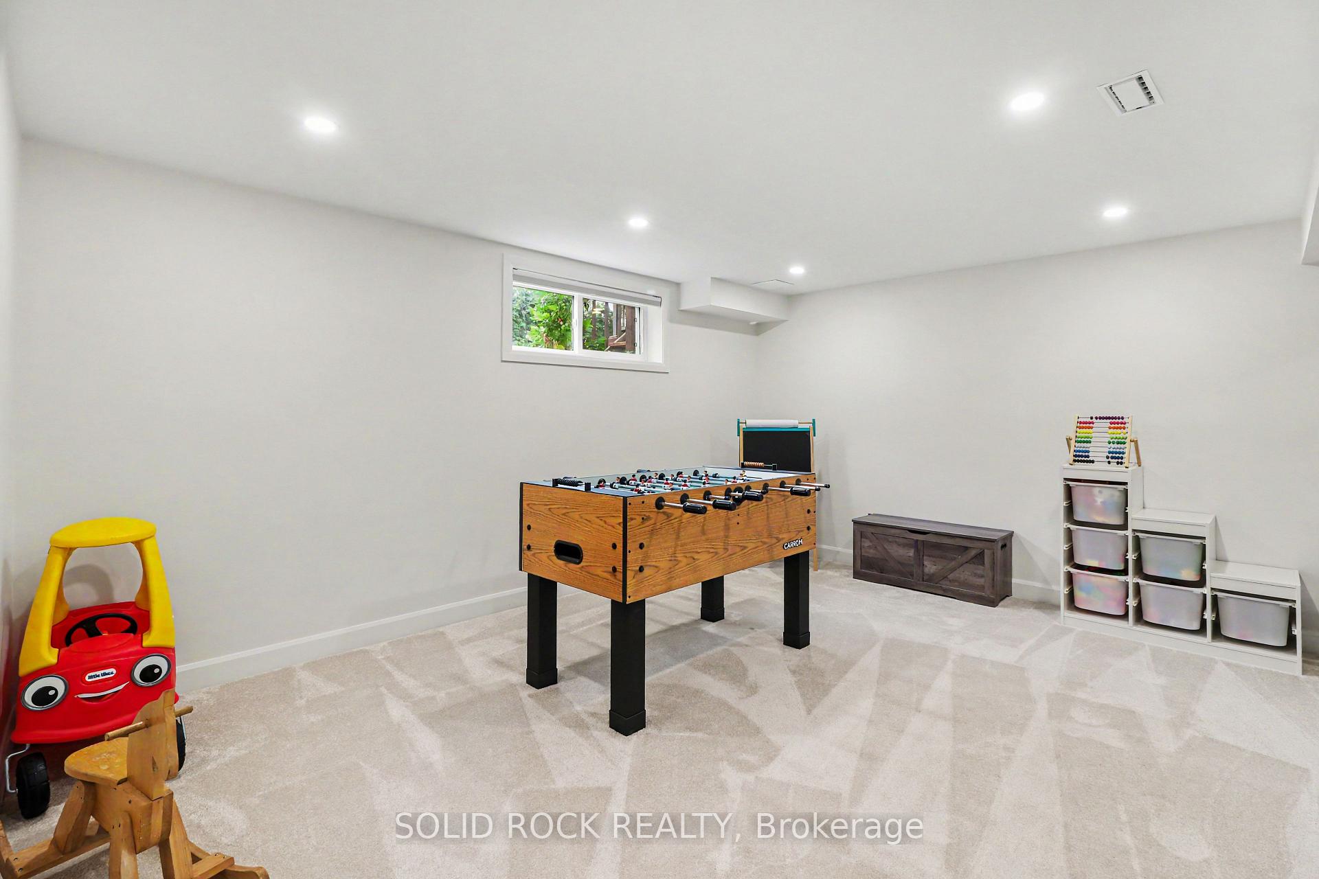 Photo 38 of 939 Como Crescent, Ottawa, Fallingbrook/Pineridge — HOMEH
