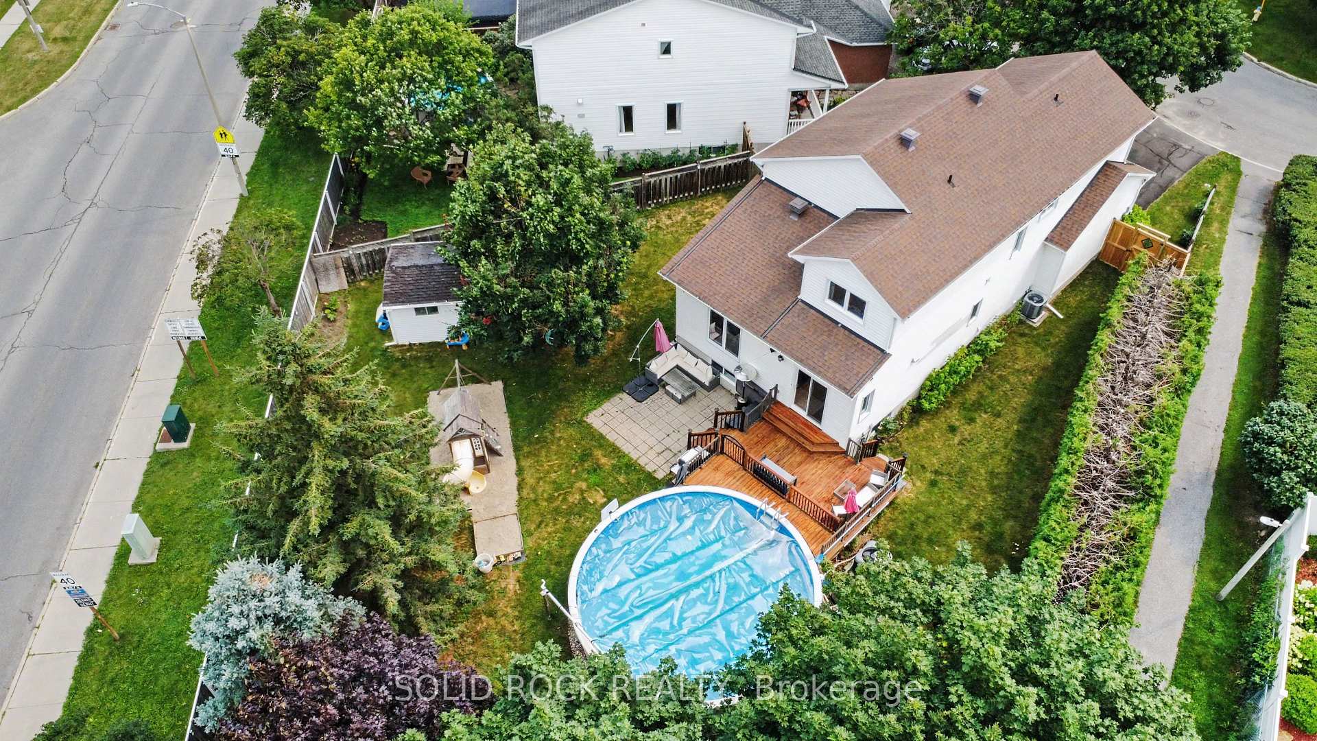 Photo 43 of 939 Como Crescent, Ottawa, Fallingbrook/Pineridge — HOMEH