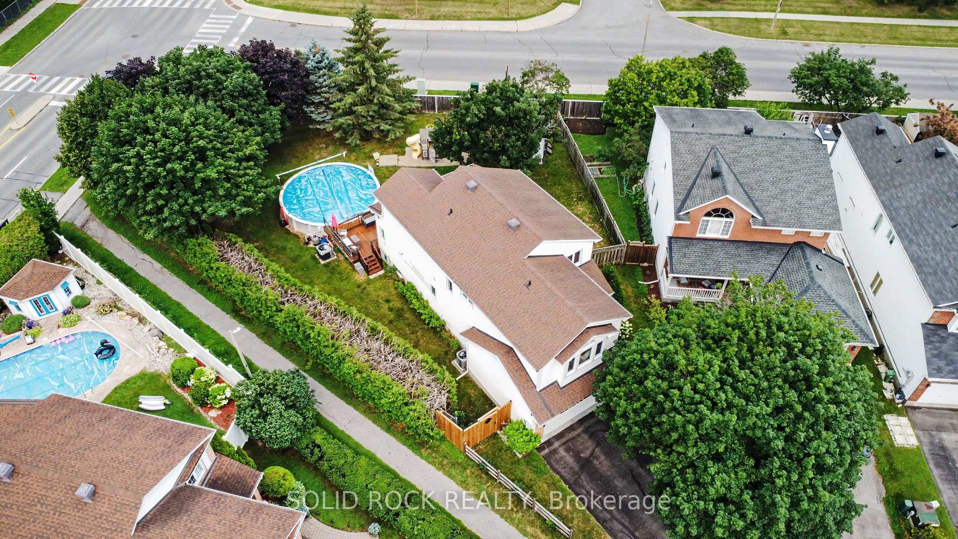 Photo 47 of 939 Como Crescent, Ottawa, Fallingbrook/Pineridge — HOMEH