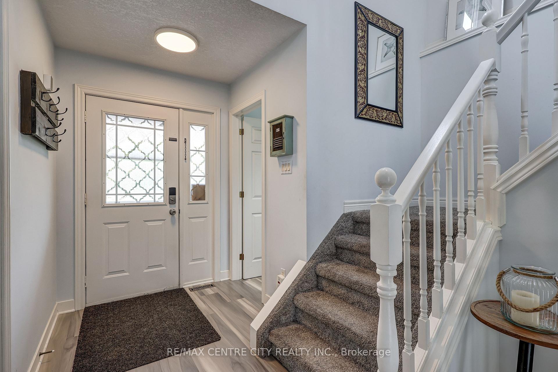 Photo 5 of 15 Schreyer Drive, St. Thomas — HOMEH
