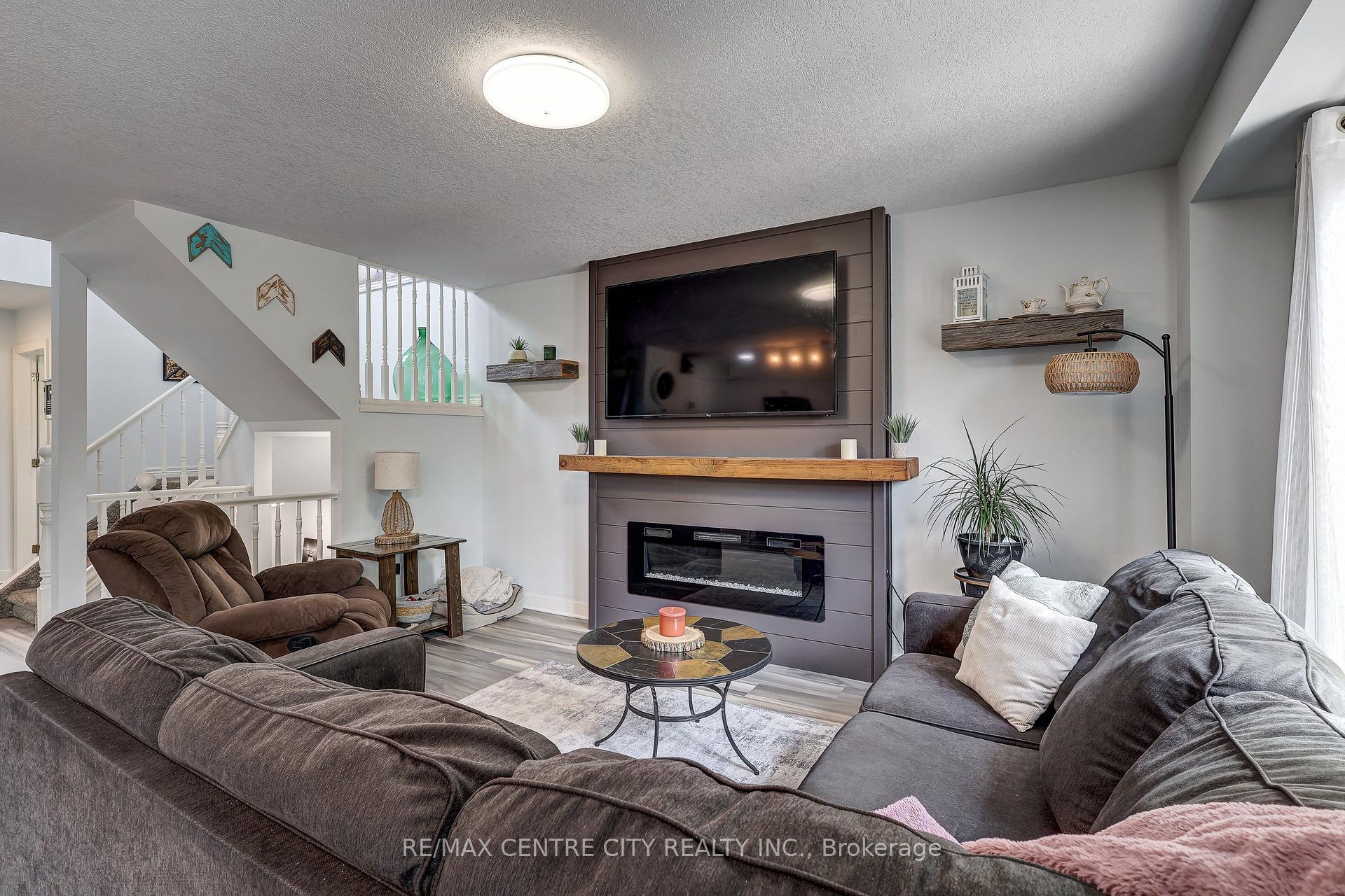 Photo 12 of 15 Schreyer Drive, St. Thomas — HOMEH