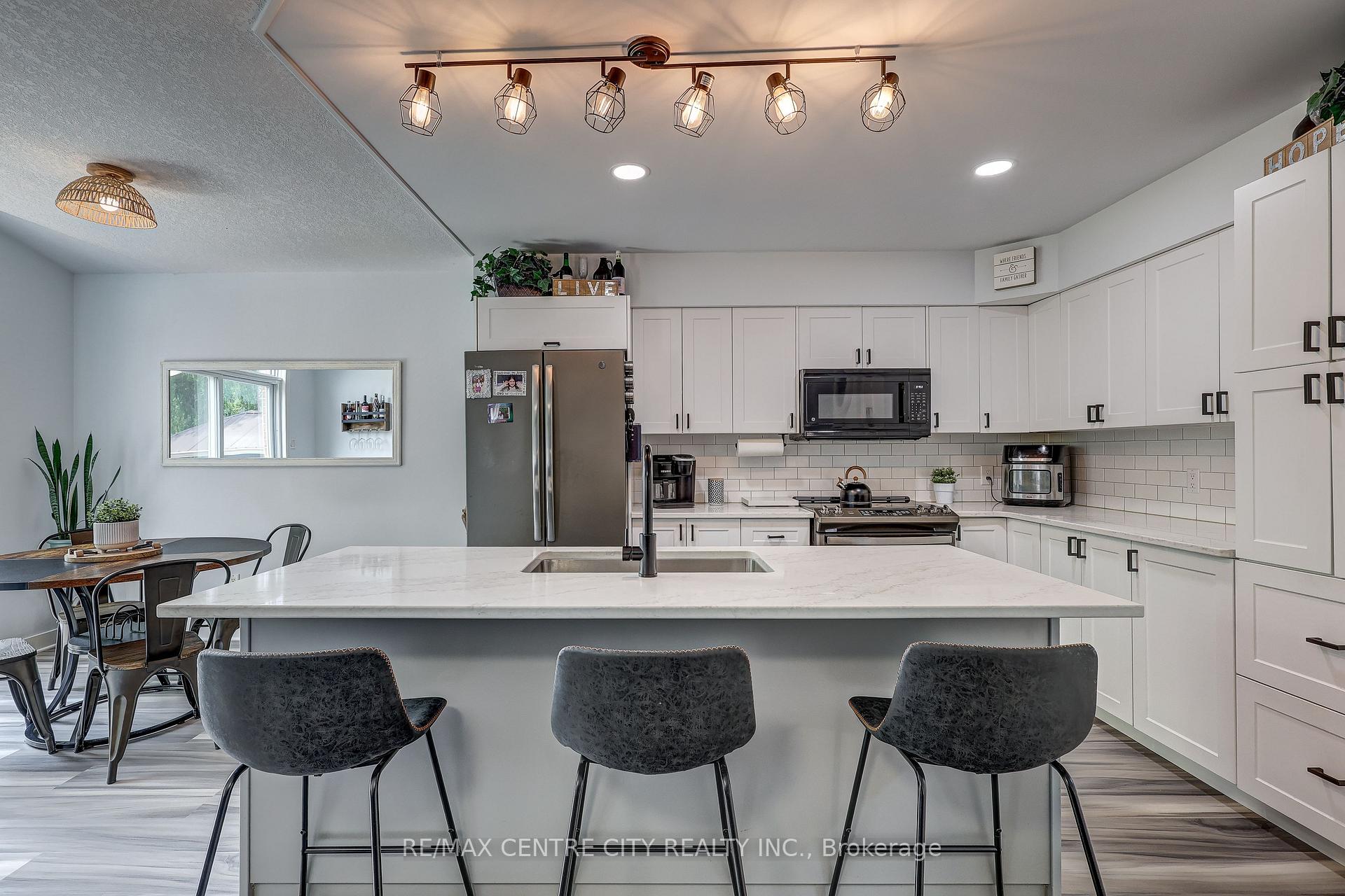 Photo 14 of 15 Schreyer Drive, St. Thomas — HOMEH