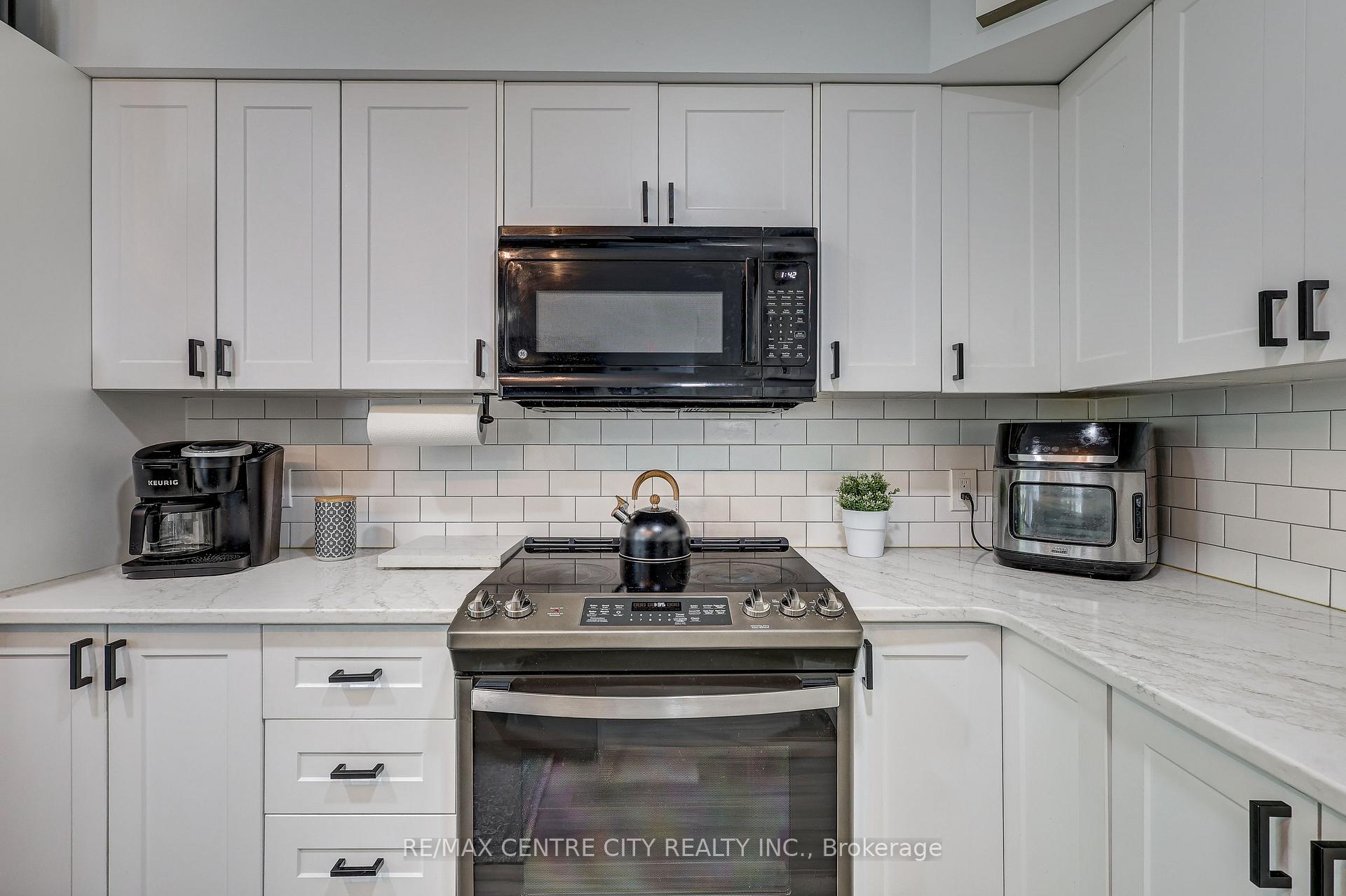 Photo 18 of 15 Schreyer Drive, St. Thomas — HOMEH