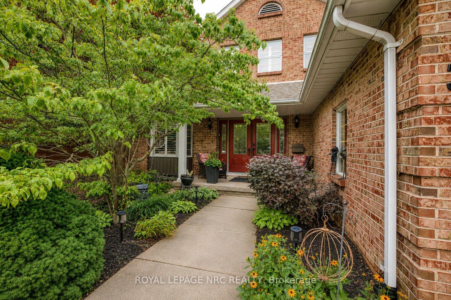 Photo 2 of 3 Greenvale Court, Pelham, Fonthill — HOMEH
