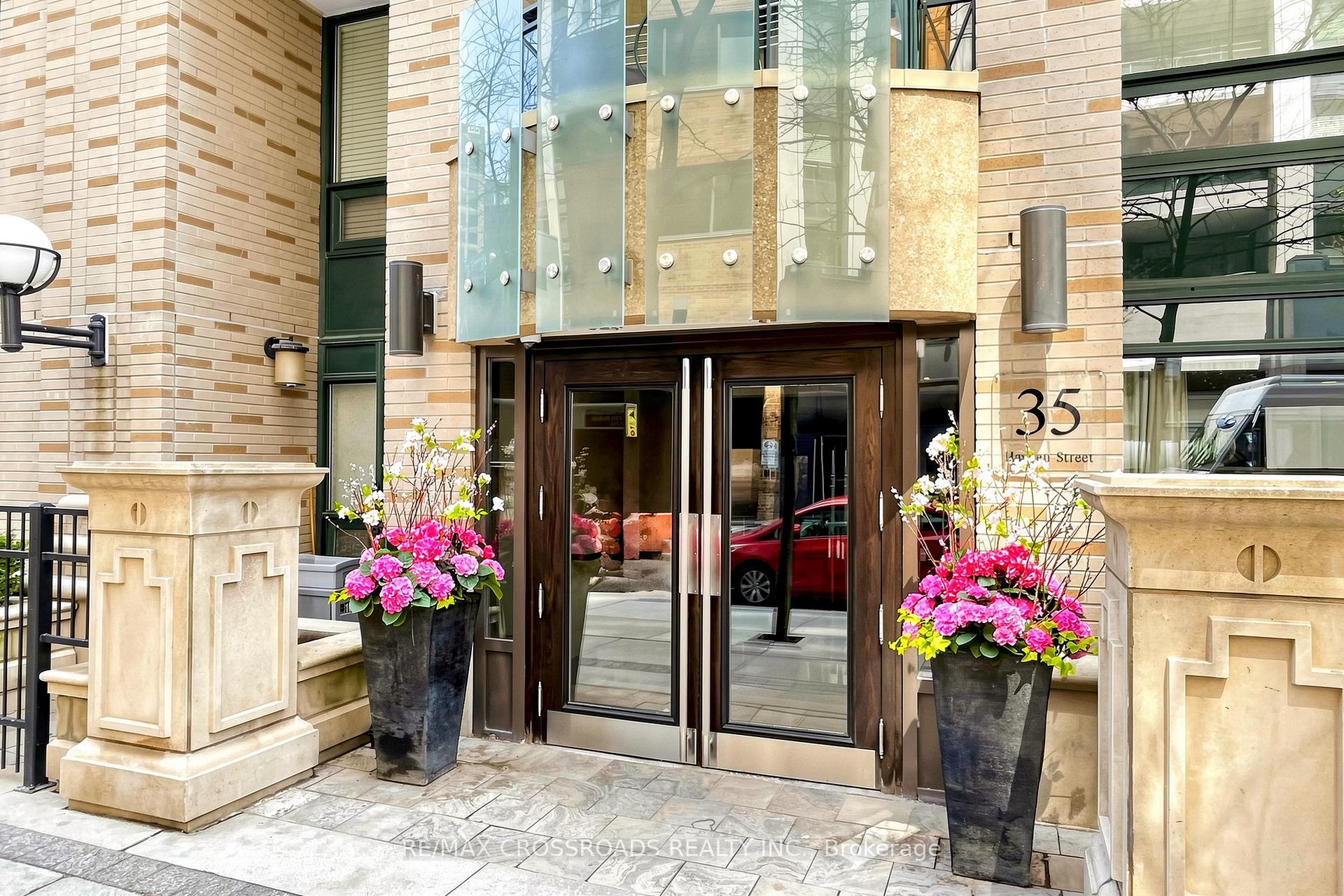 Front of Unit 1201, 35 Hayden Street