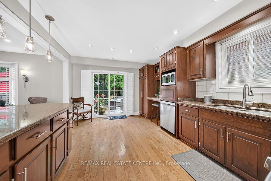 Photo 21 of 30 Carriagegate Drive, Hamilton, Thorner — HOMEH