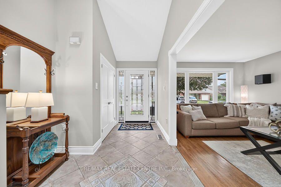 Photo 31 of 30 Carriagegate Drive, Hamilton, Thorner — HOMEH