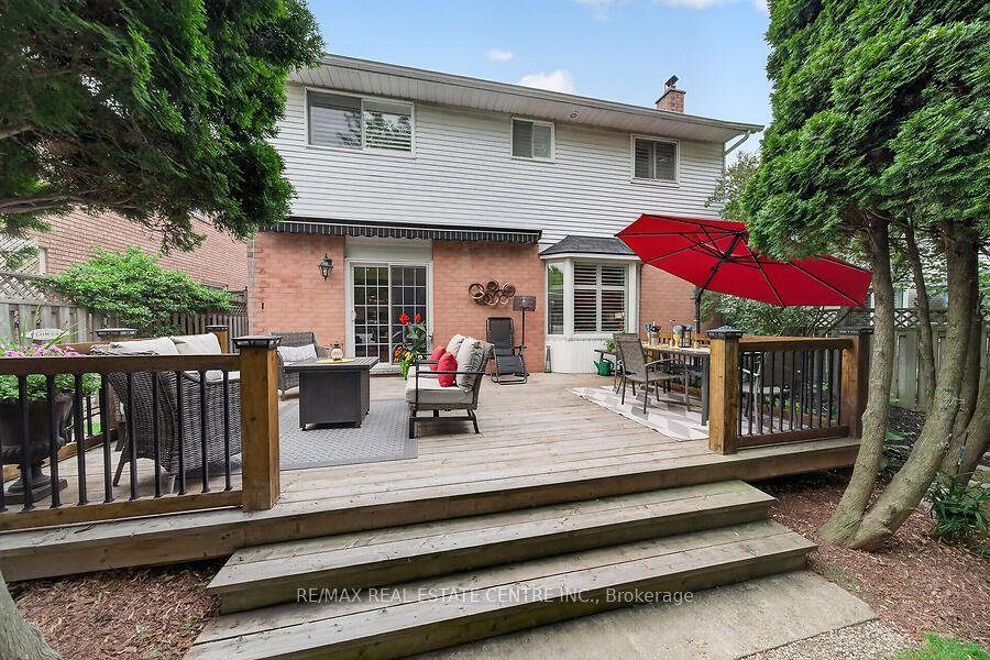 Photo 40 of 30 Carriagegate Drive, Hamilton, Thorner — HOMEH