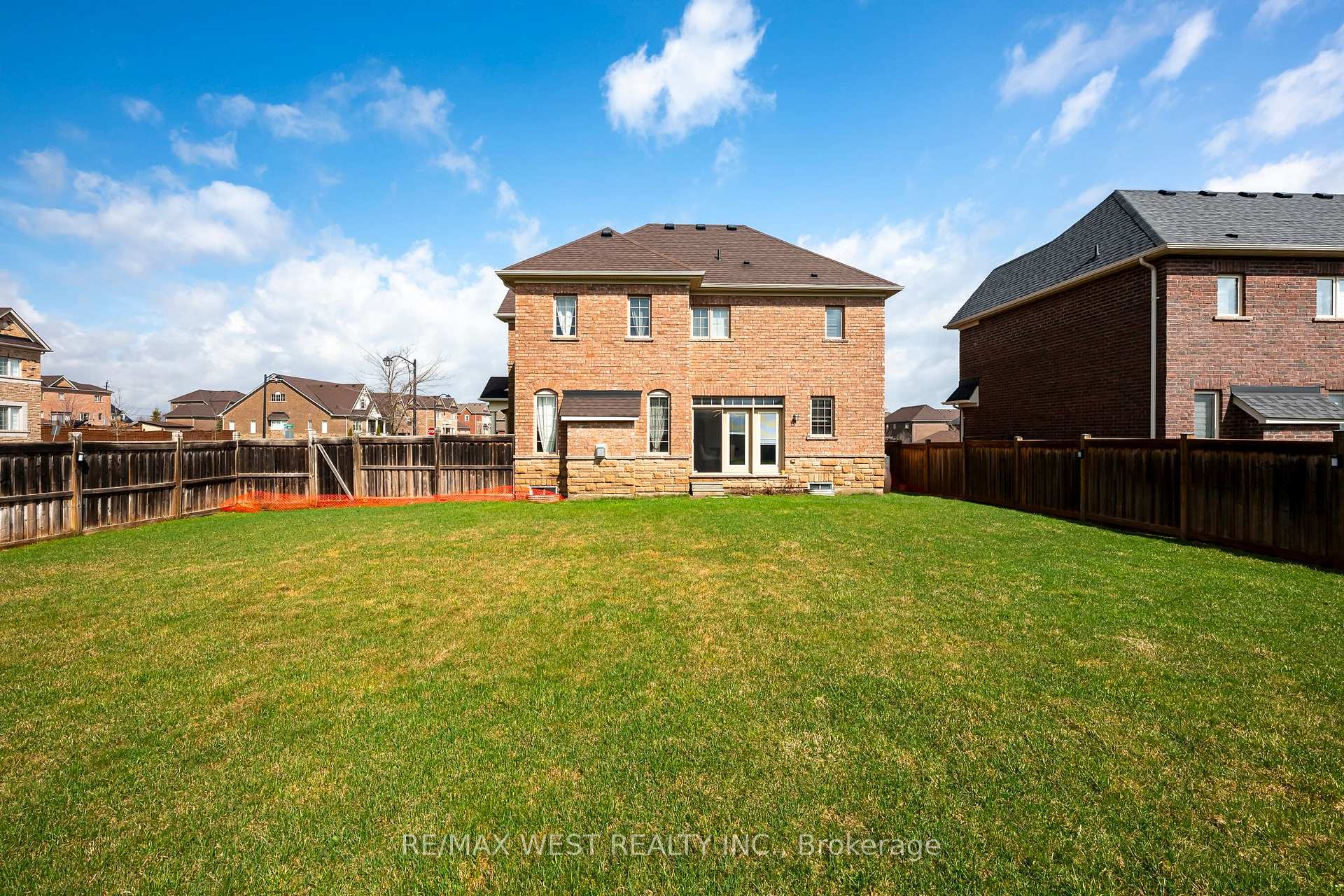 Photo 15 of 10 Stonegate Avenue, Mono, Rural Mono — HOMEH