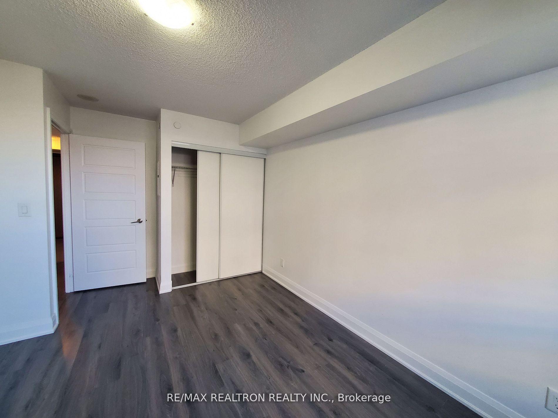 Photo 5 of Unit 516, 1 Uptown Drive, Markham, Unionville — HOMEH