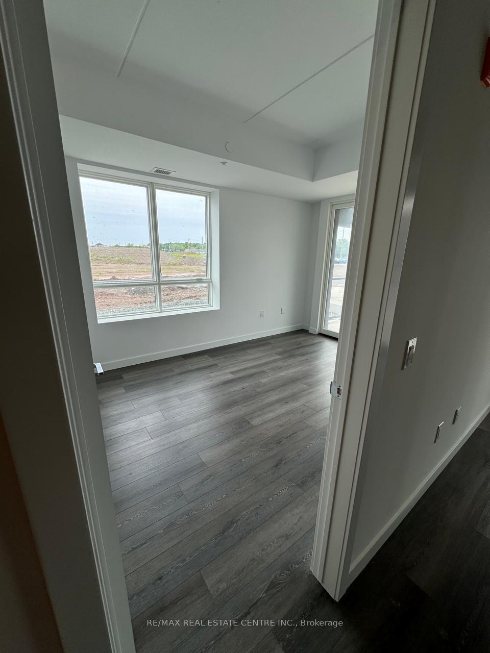 Photo 7 of Unit 110, 7549 Kalar Road, Niagara Falls, Brown — HOMEH