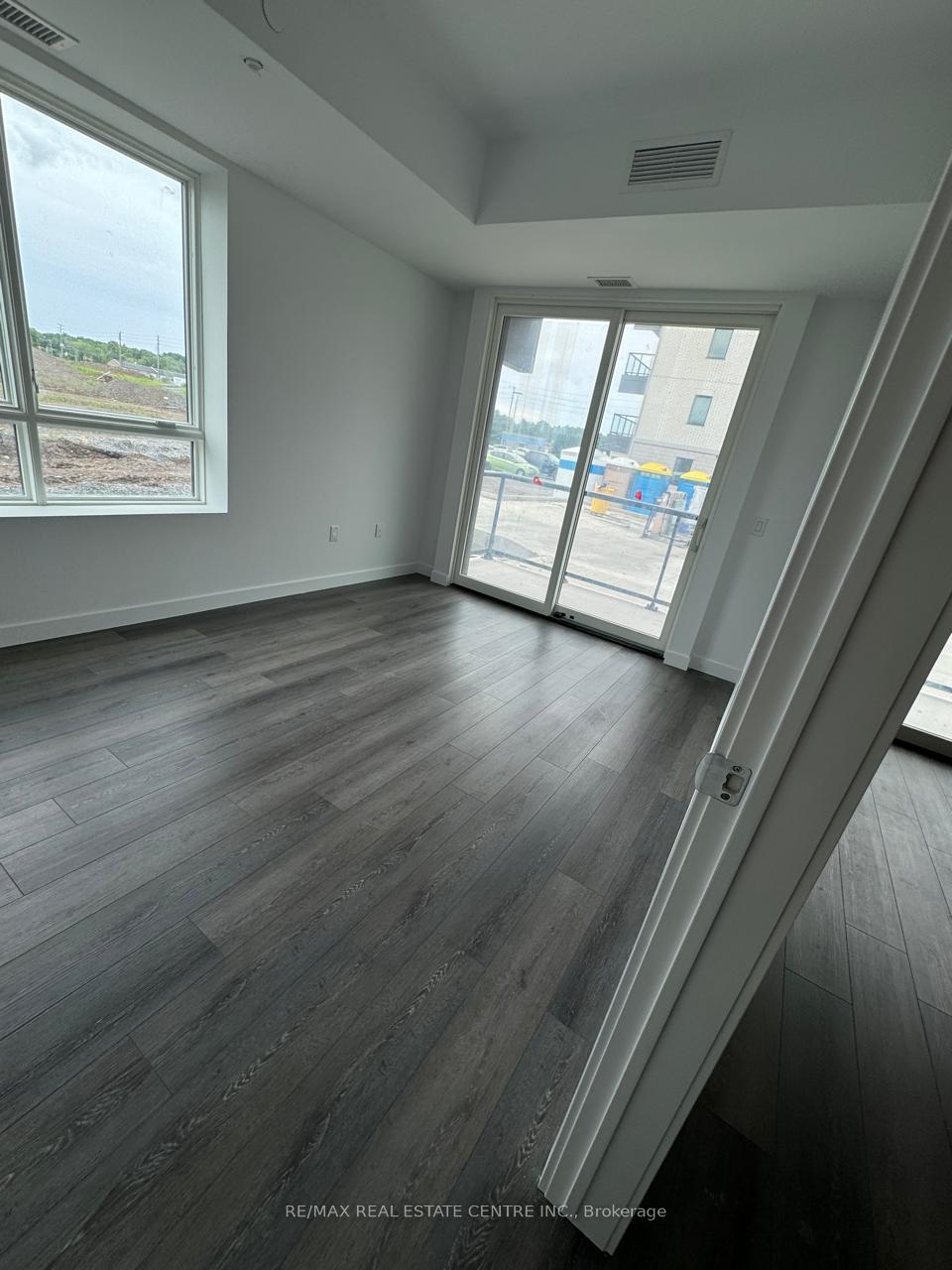 Photo 9 of Unit 110, 7549 Kalar Road, Niagara Falls, Brown — HOMEH